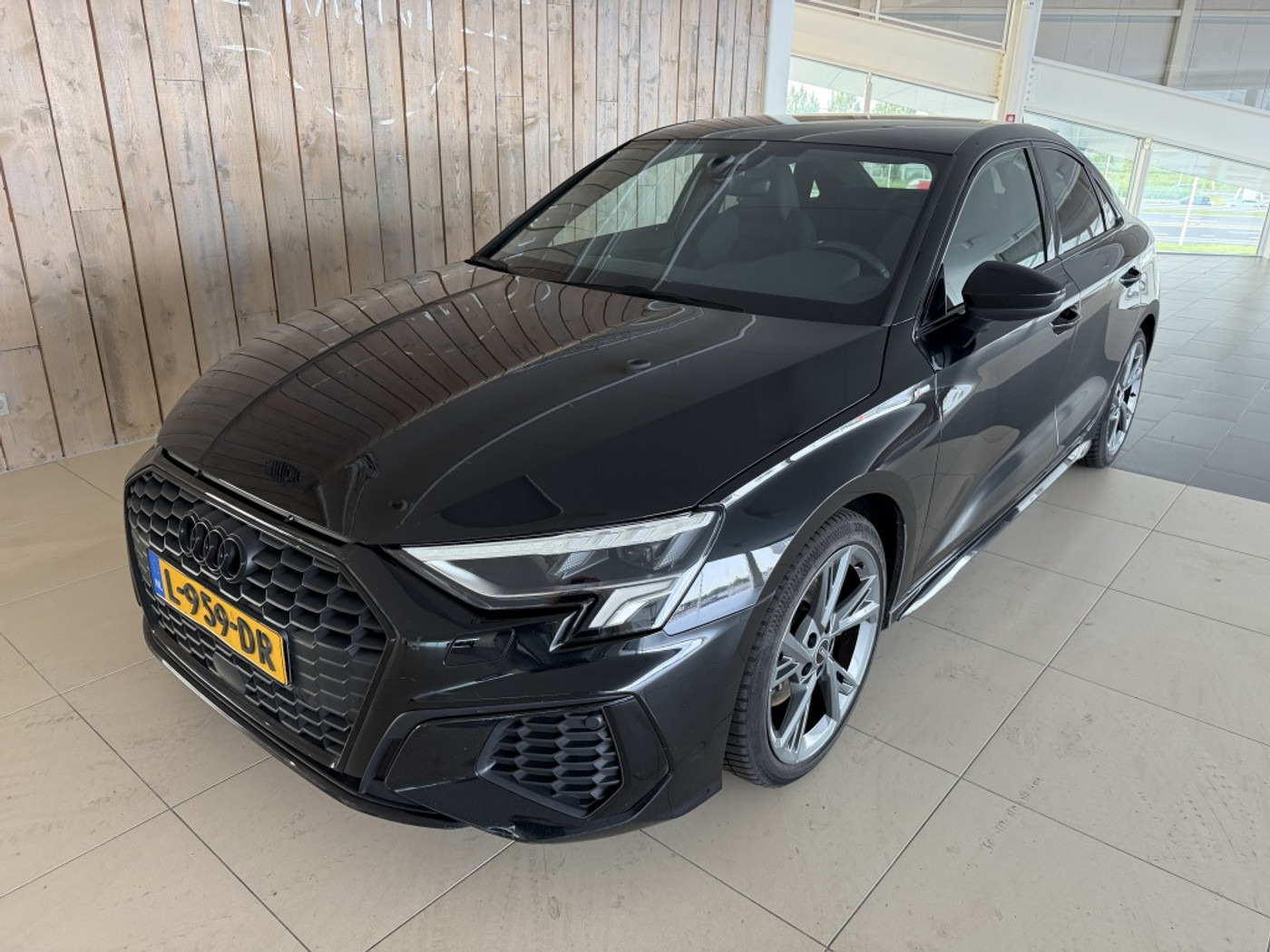 Audi A3 Limousine 30 TFSI S edition 2021 - voorkant