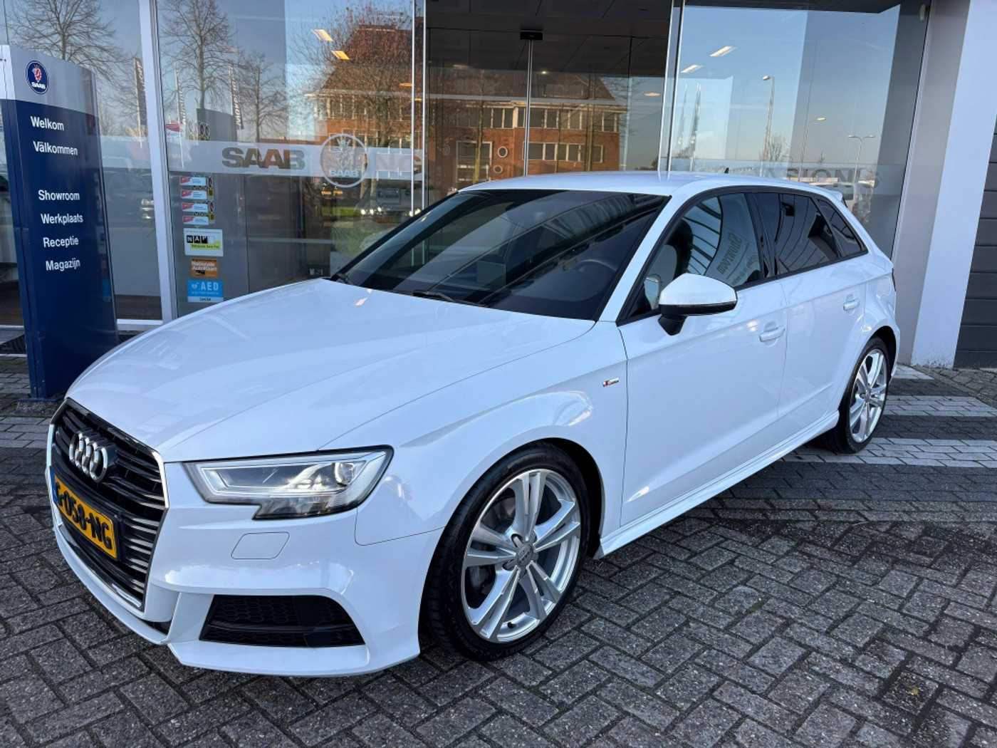 Audi A3 Sportback 35 TFSI CoD Sport S Line Edition 2019 - voorkant