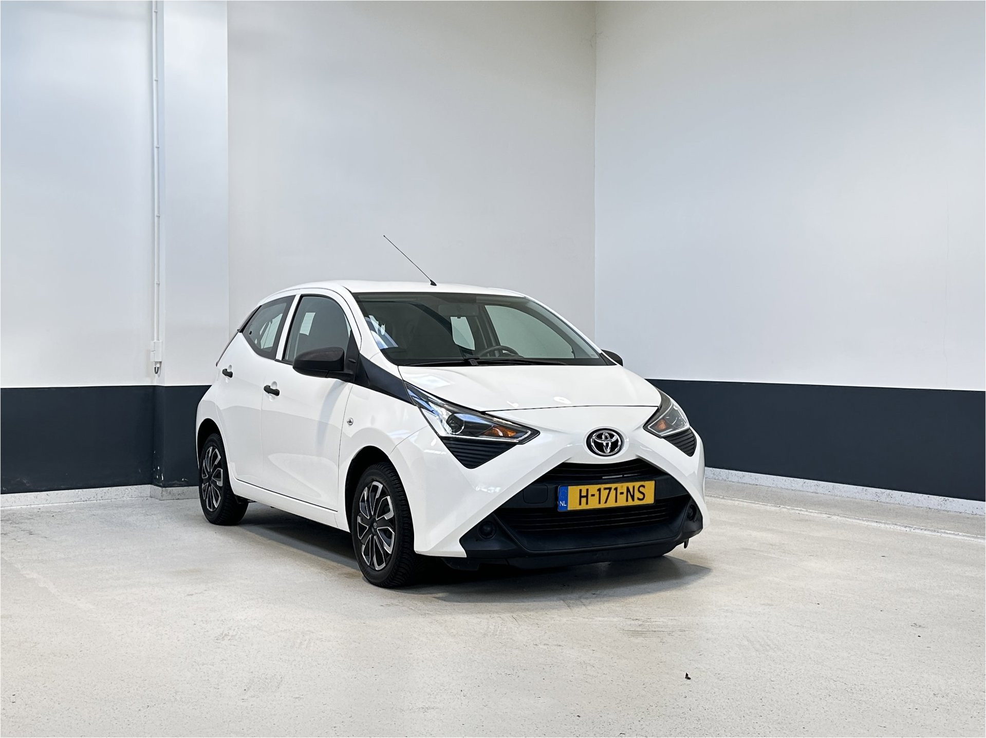 Toyota Toyota Aygo 1.0 VVT-i x-fun| NL| 2 Eig | Airco| C.V | Bluetooth | 2020 - voorkant