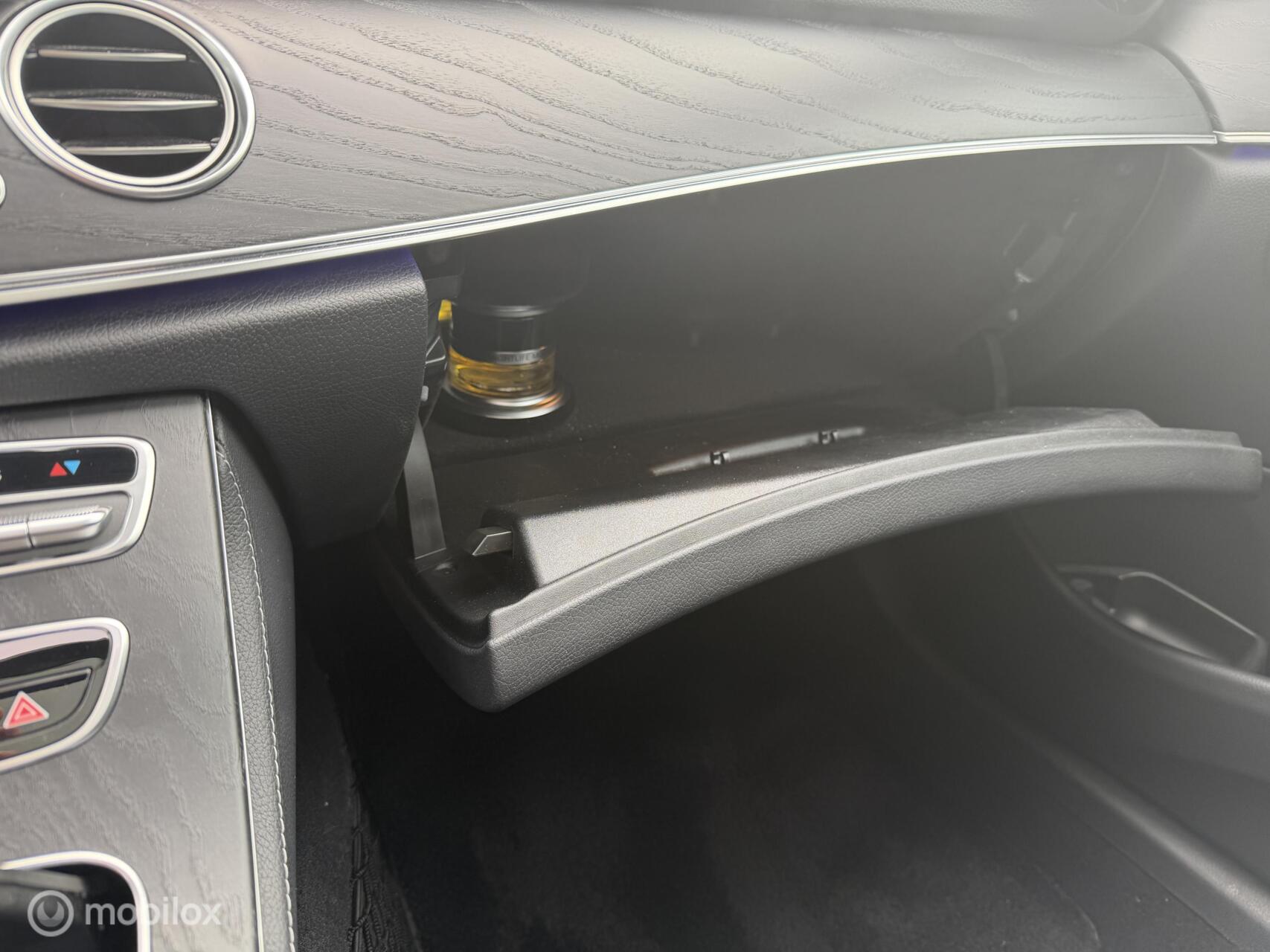Foto van Mercedes-Benz E 200