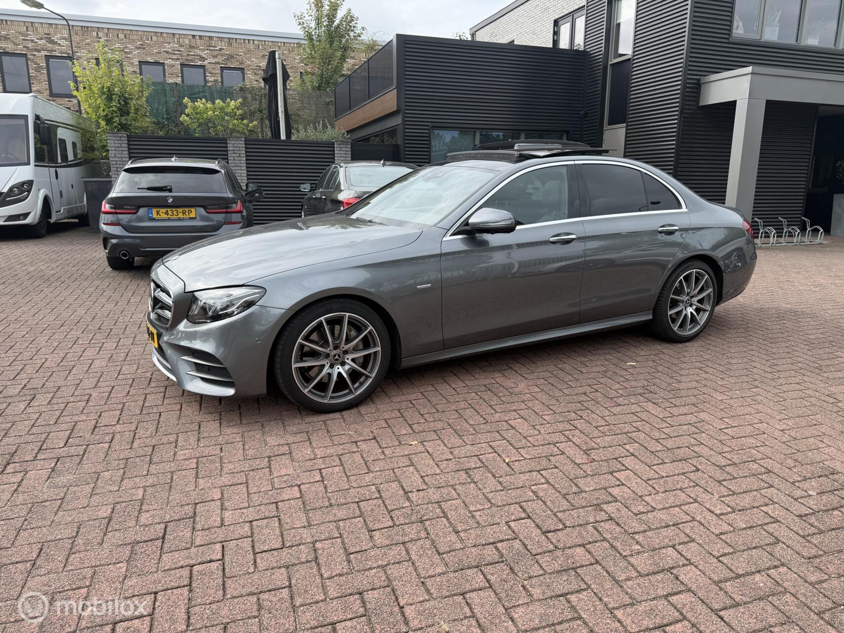 Foto van Mercedes-Benz E 200
