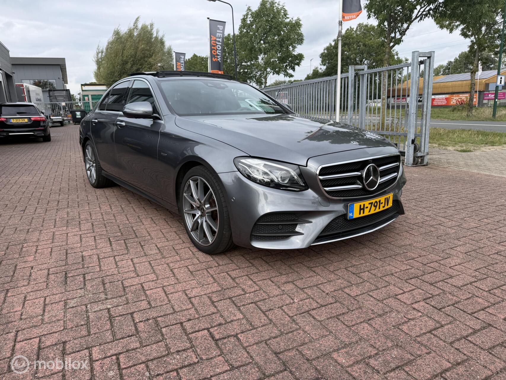 Foto van Mercedes-Benz E 200