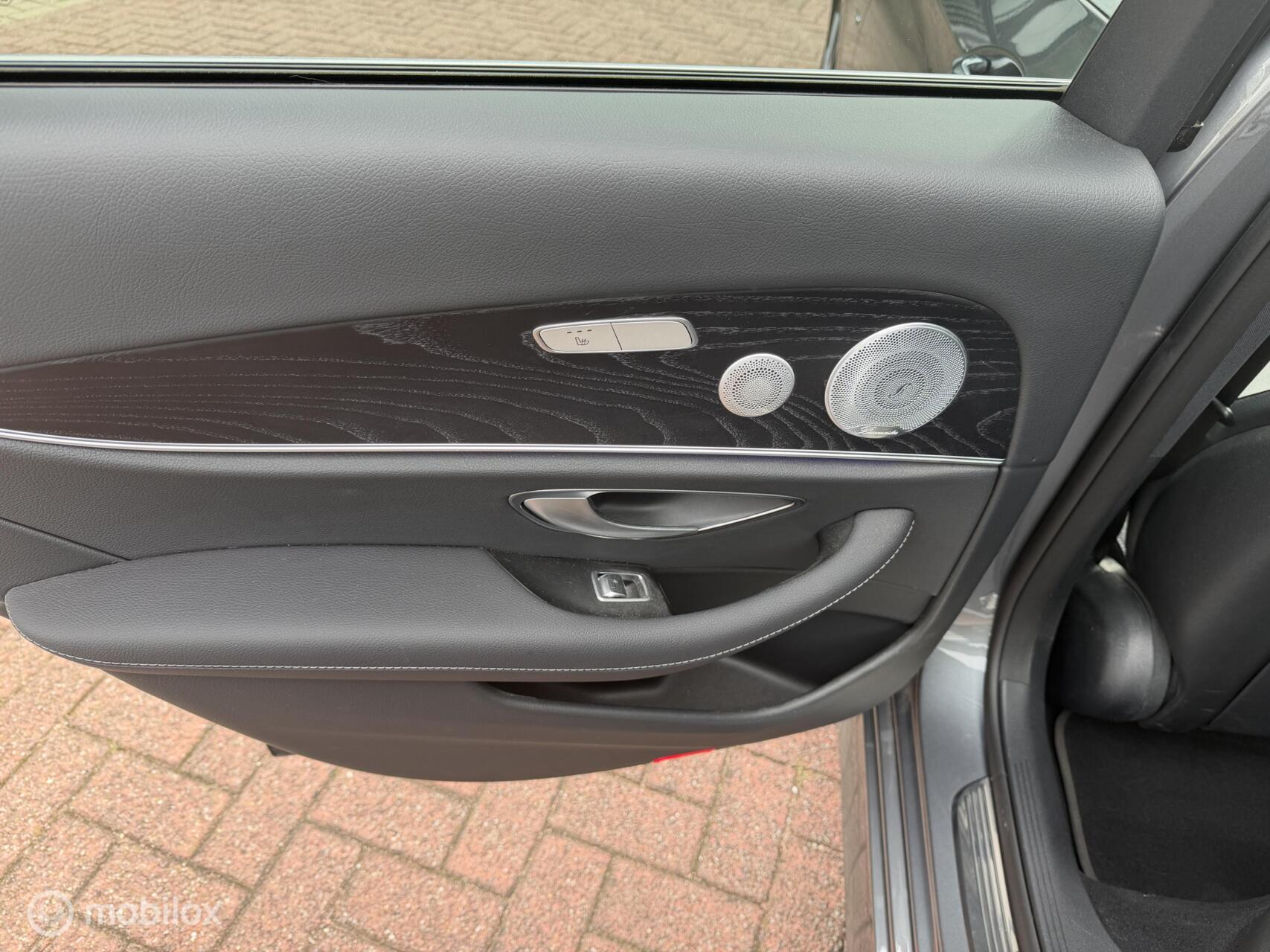 Foto van Mercedes-Benz E 200