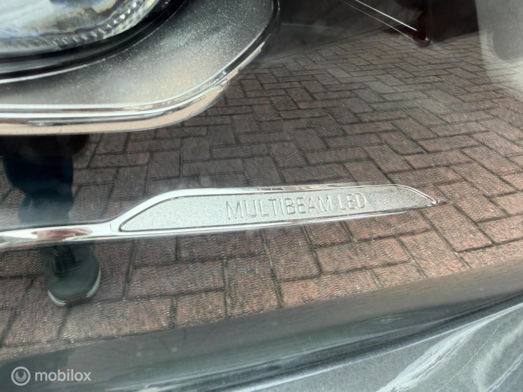 Foto van Mercedes-Benz E 200