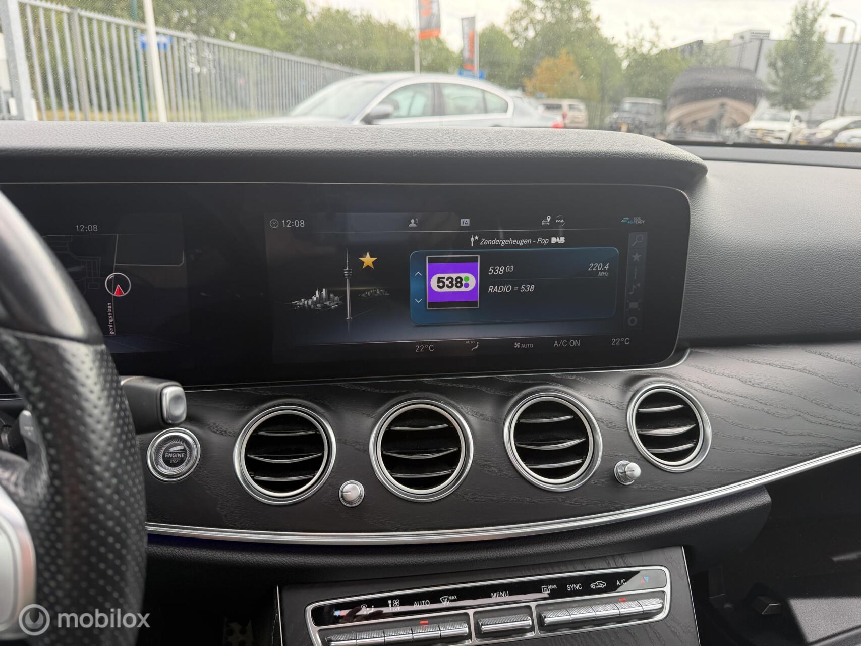 Foto van Mercedes-Benz E 200