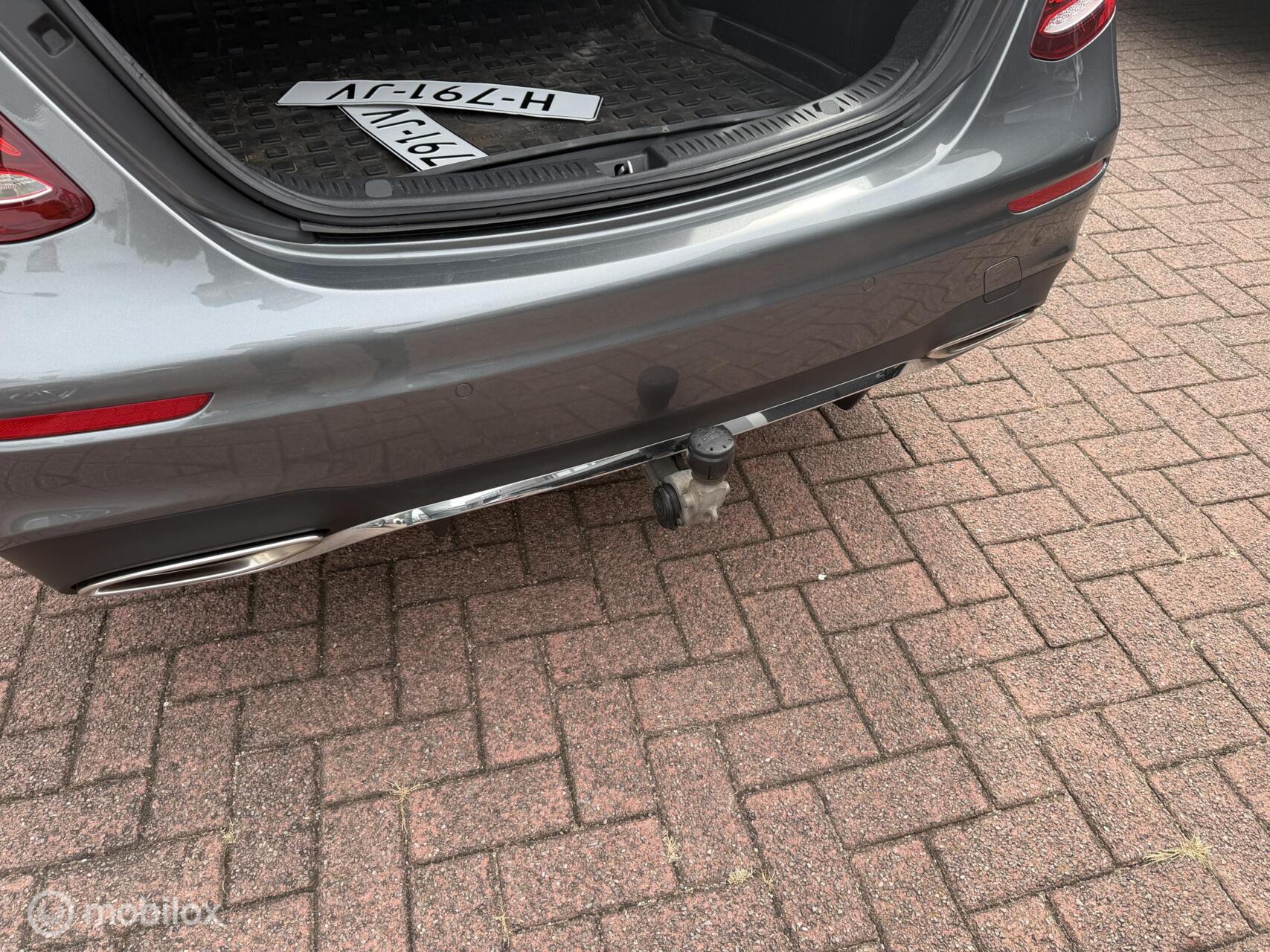 Foto van Mercedes-Benz E 200