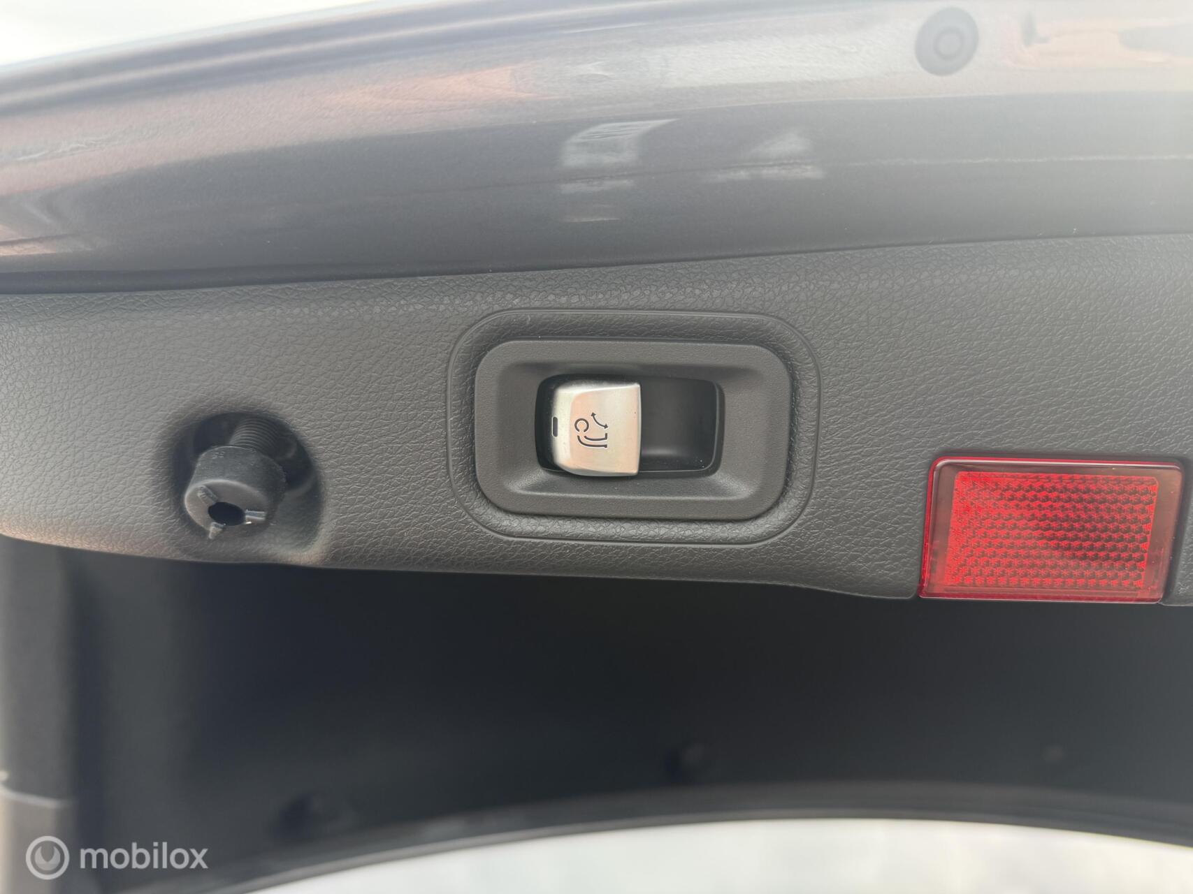 Foto van Mercedes-Benz E 200
