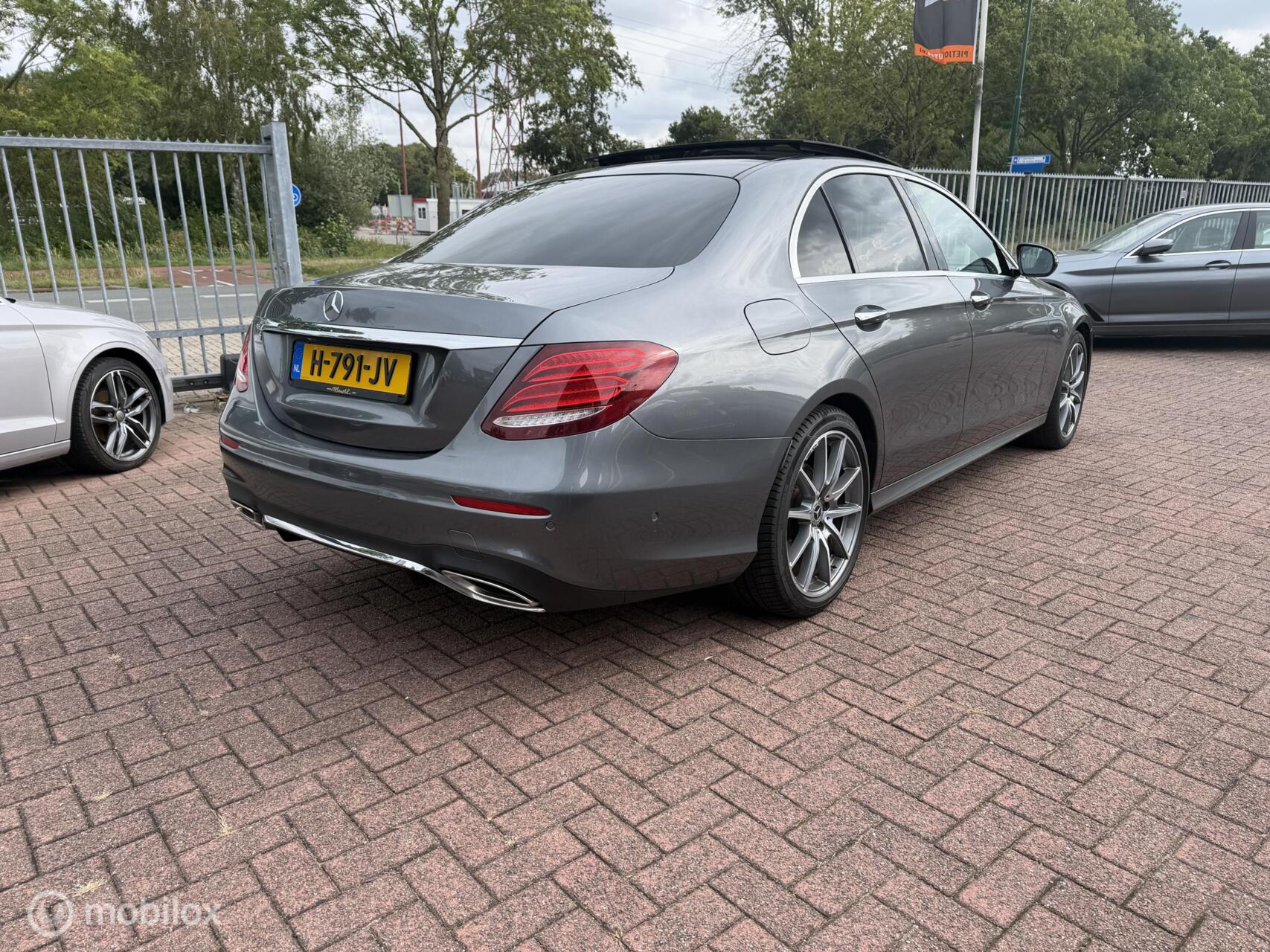 Foto van Mercedes-Benz E 200