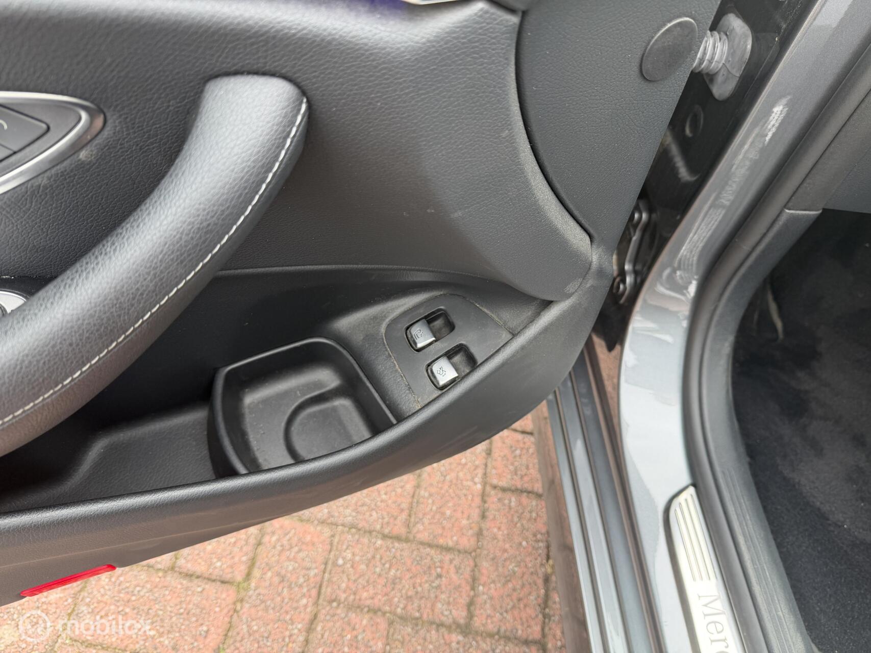 Foto van Mercedes-Benz E 200