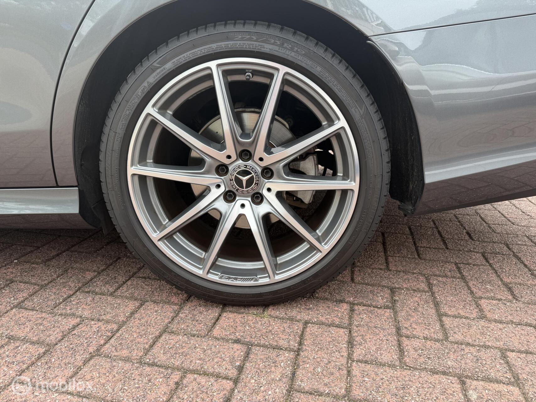 Foto van Mercedes-Benz E 200