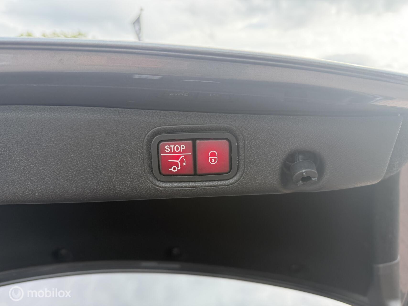 Foto van Mercedes-Benz E 200