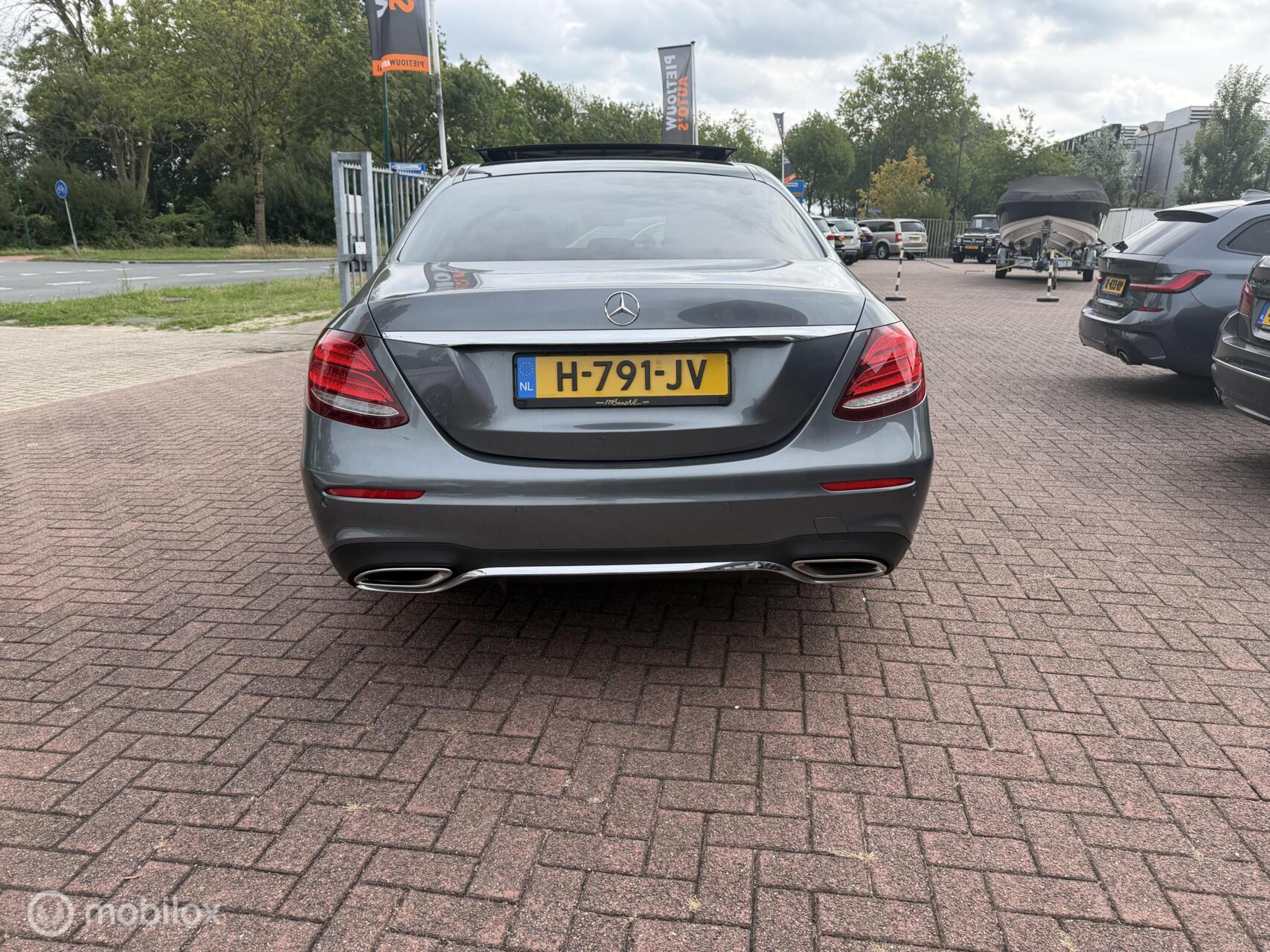 Foto van Mercedes-Benz E 200