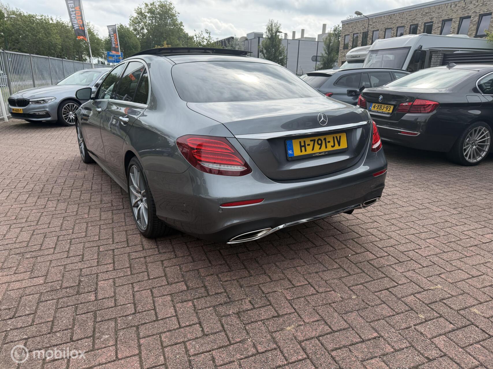 Foto van Mercedes-Benz E 200