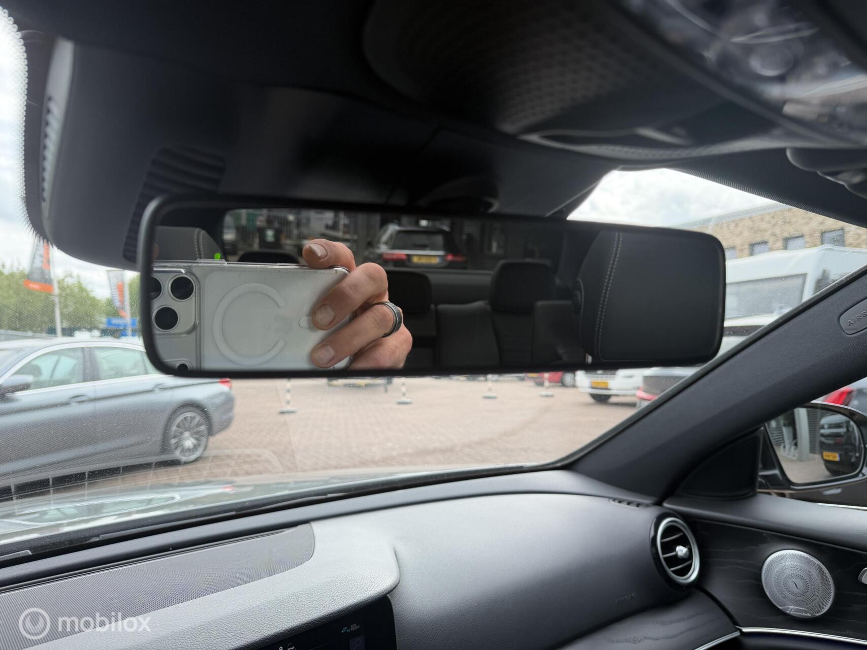 Foto van Mercedes-Benz E 200
