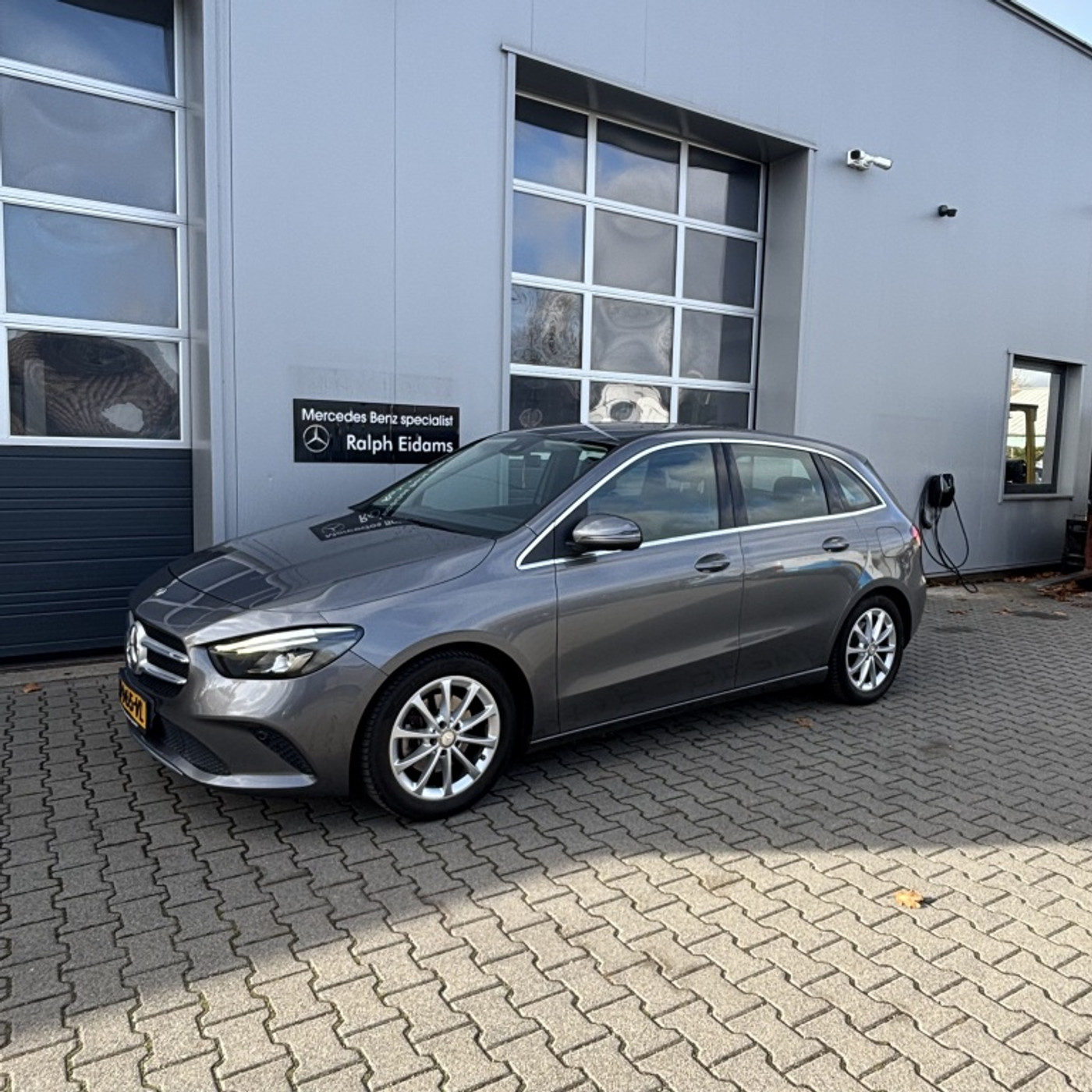 Mercedes-Benz B-klasse 200 Business Solution AMG 2019 - voorkant
