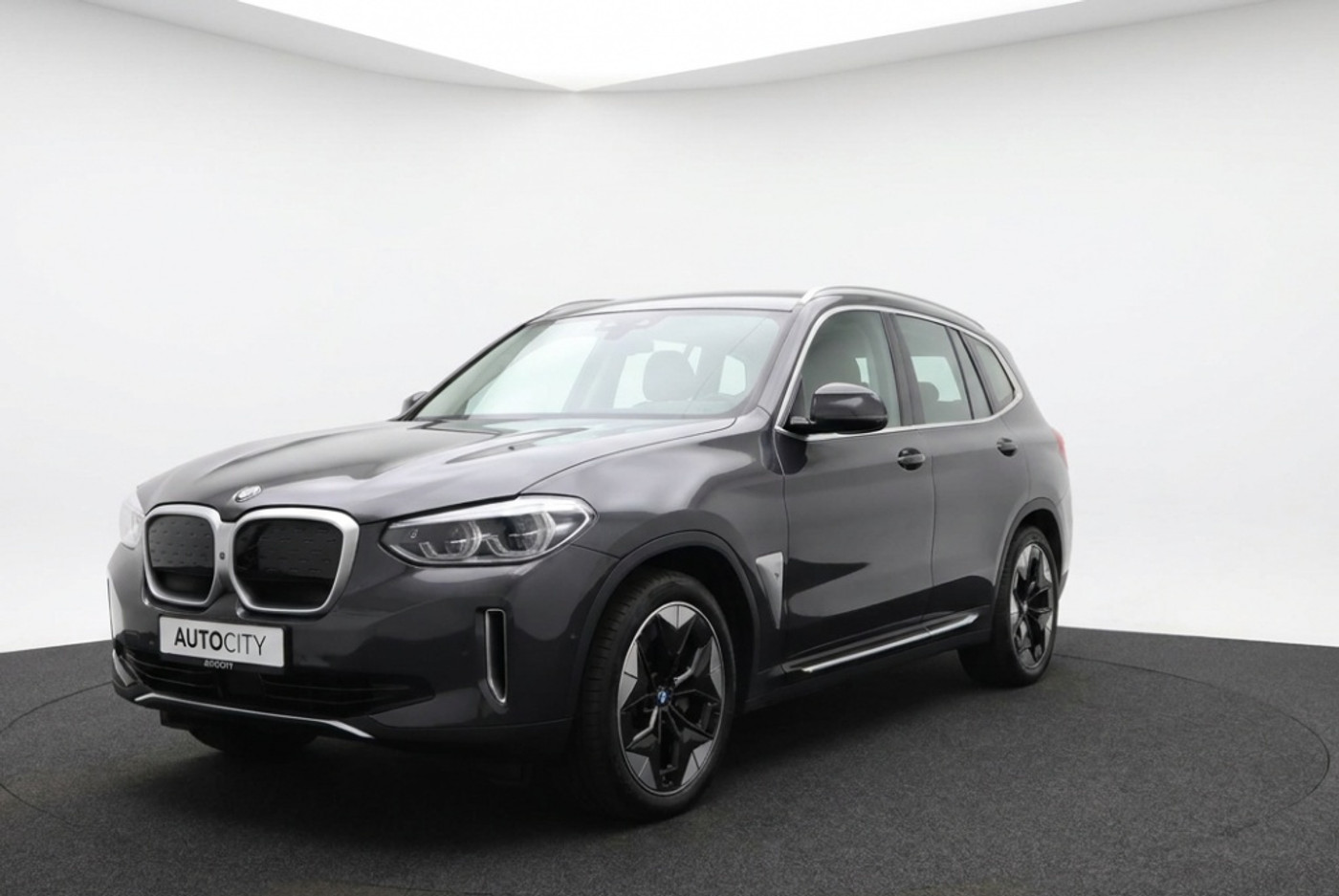BMW Ix3 High Executive 80 kWh Pano | Trekhaak | Harman Kardon | HUD | 360° Camera 2021 - voorkant