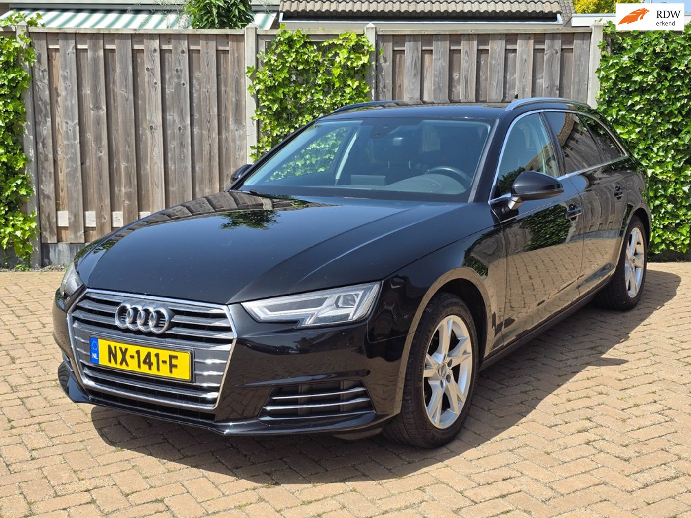 Audi A4 Avant 2.0 TFSI ultra PDC,TREK,APP! 2017 - voorkant