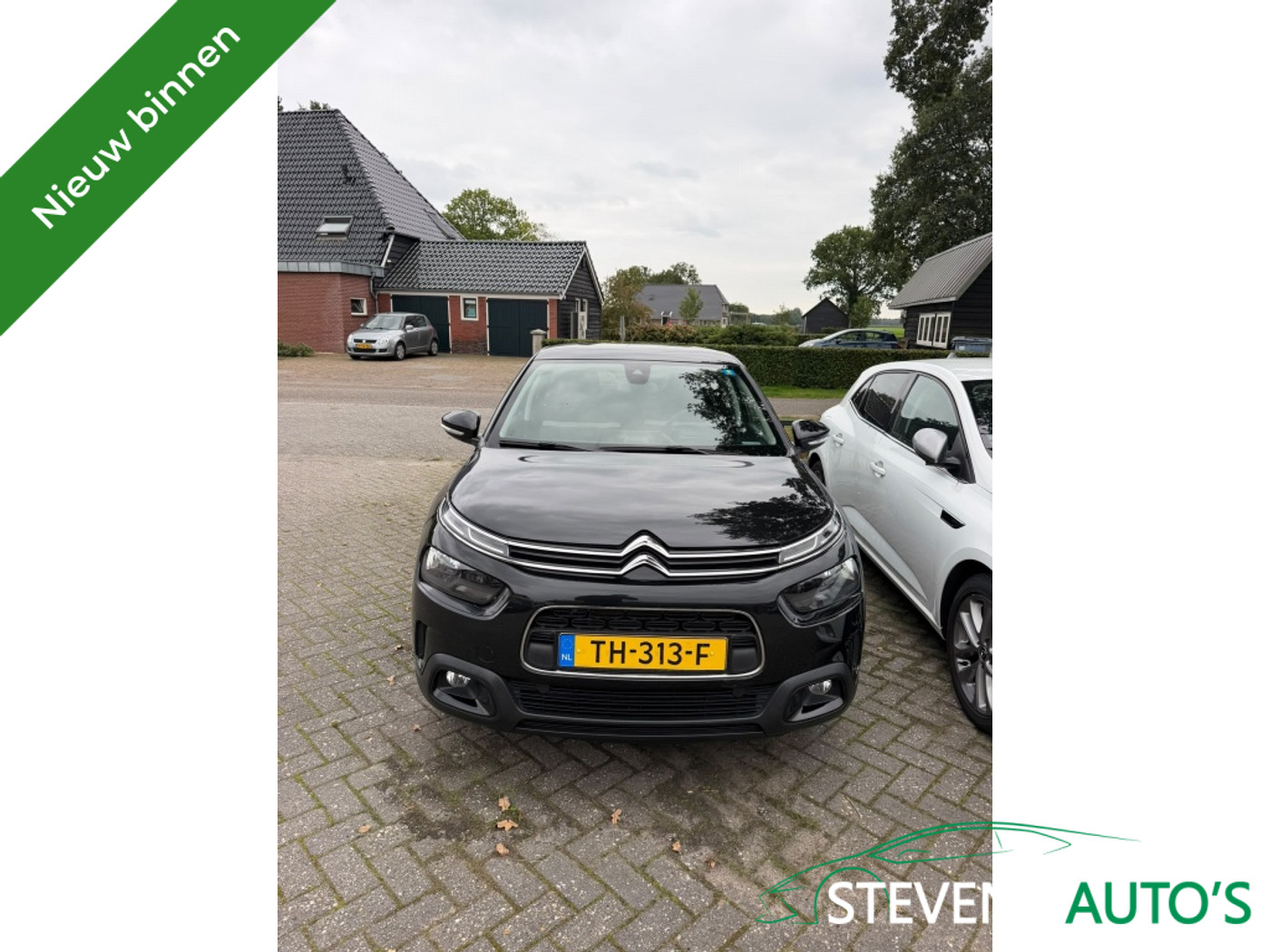Citroen C4 Cactus 1.2 PT Business 110 PK NIEUWE APK / NIEUWE D-RIEM / NAVI / CLIMA / CRUISE / PDC / LMV / LED 2018 - voorkant