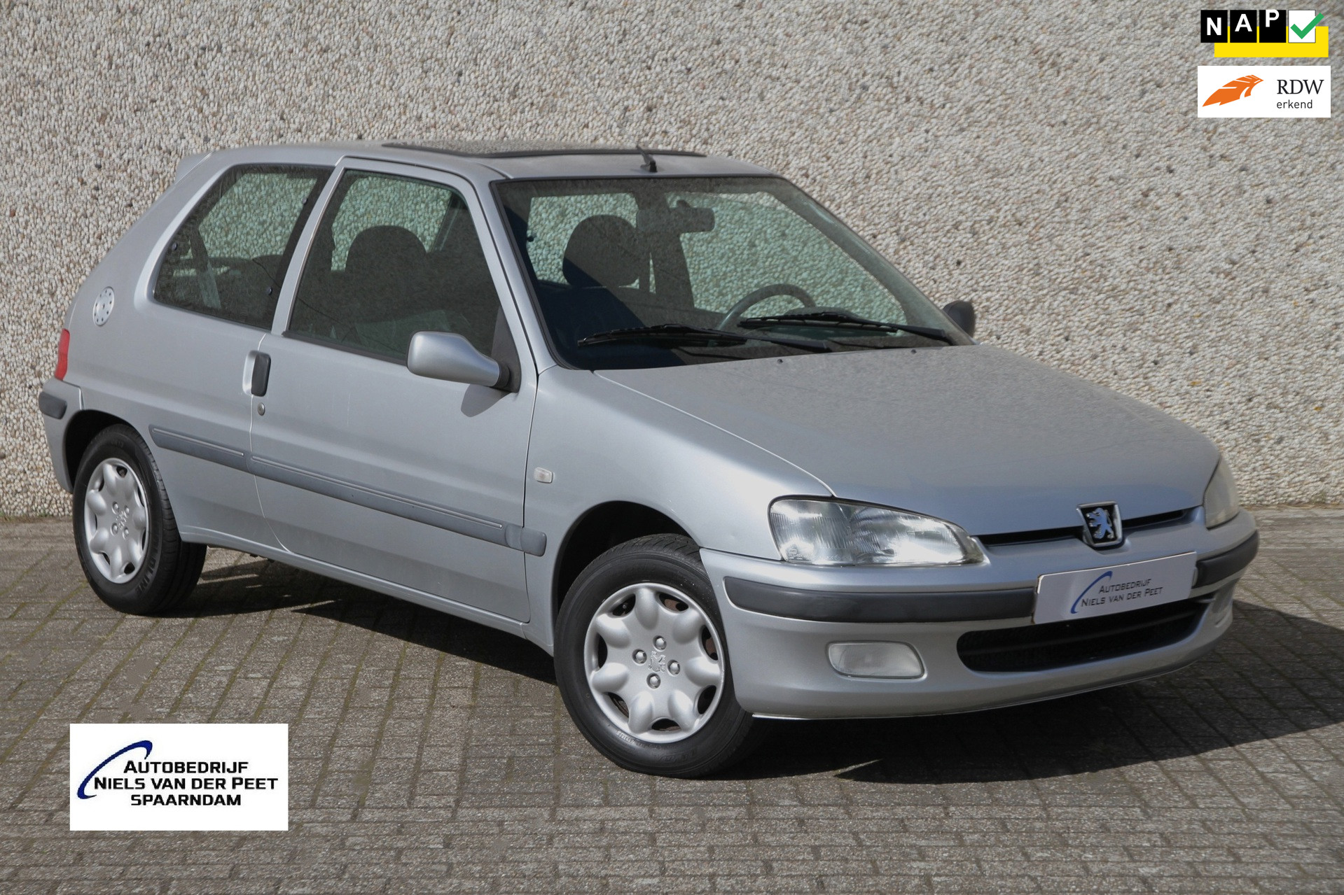 Peugeot 106 1.1 XT / Stuurbekrachtiging / Elektrische ramen / APK tot juni 2027 2002 - voorkant