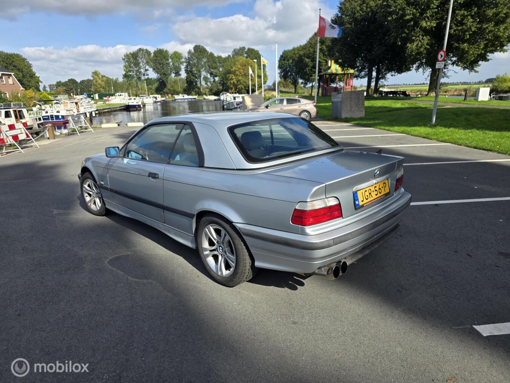 Foto van BMW 318i