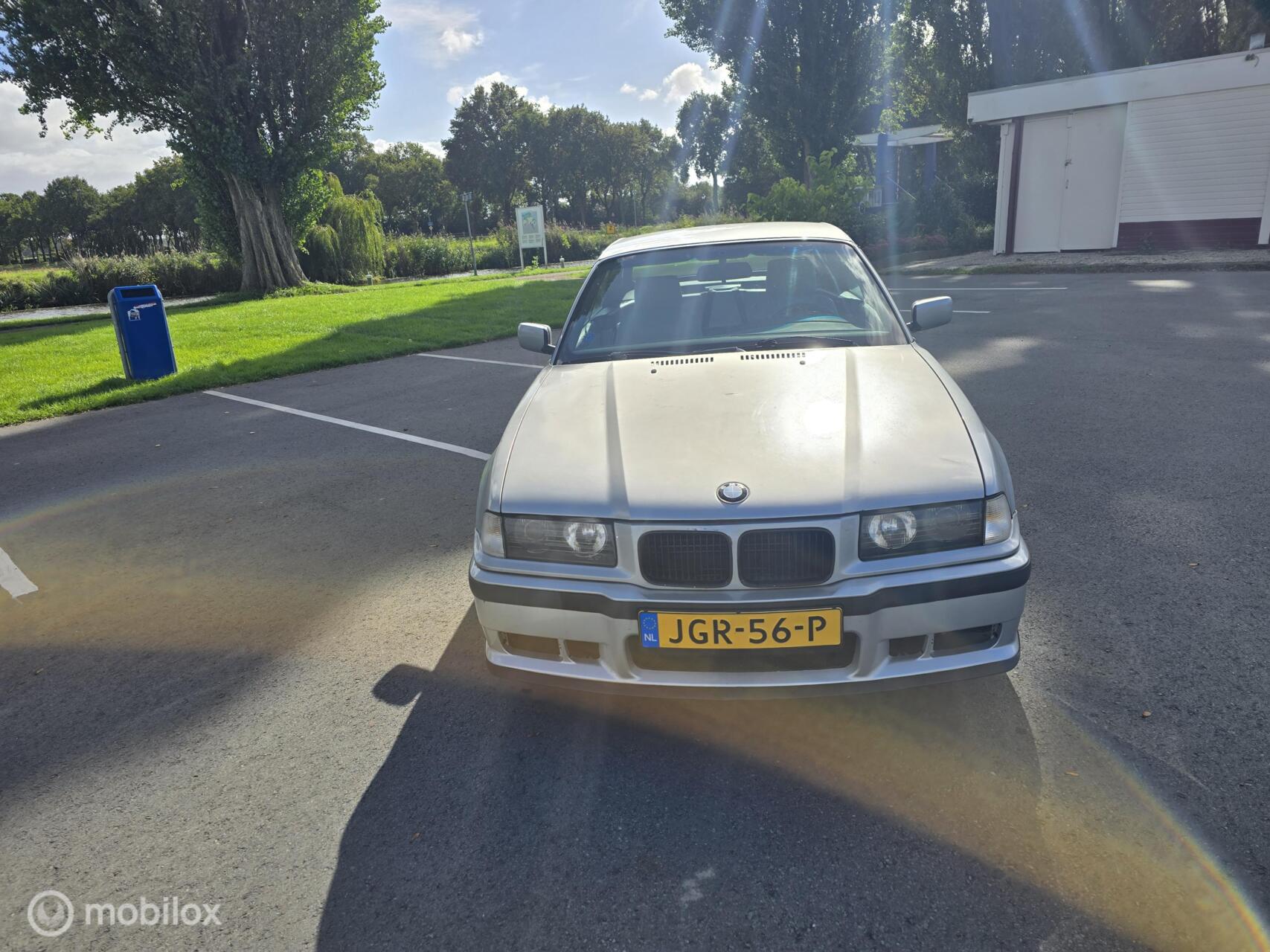 Foto van BMW 318i