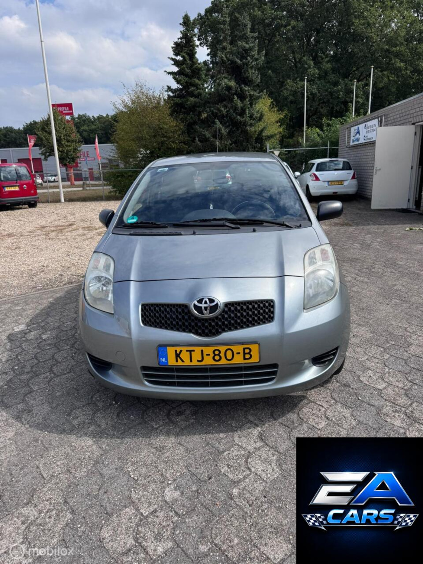 Toyota Toyota Yaris 1.0 VVTi + 2009 - voorkant