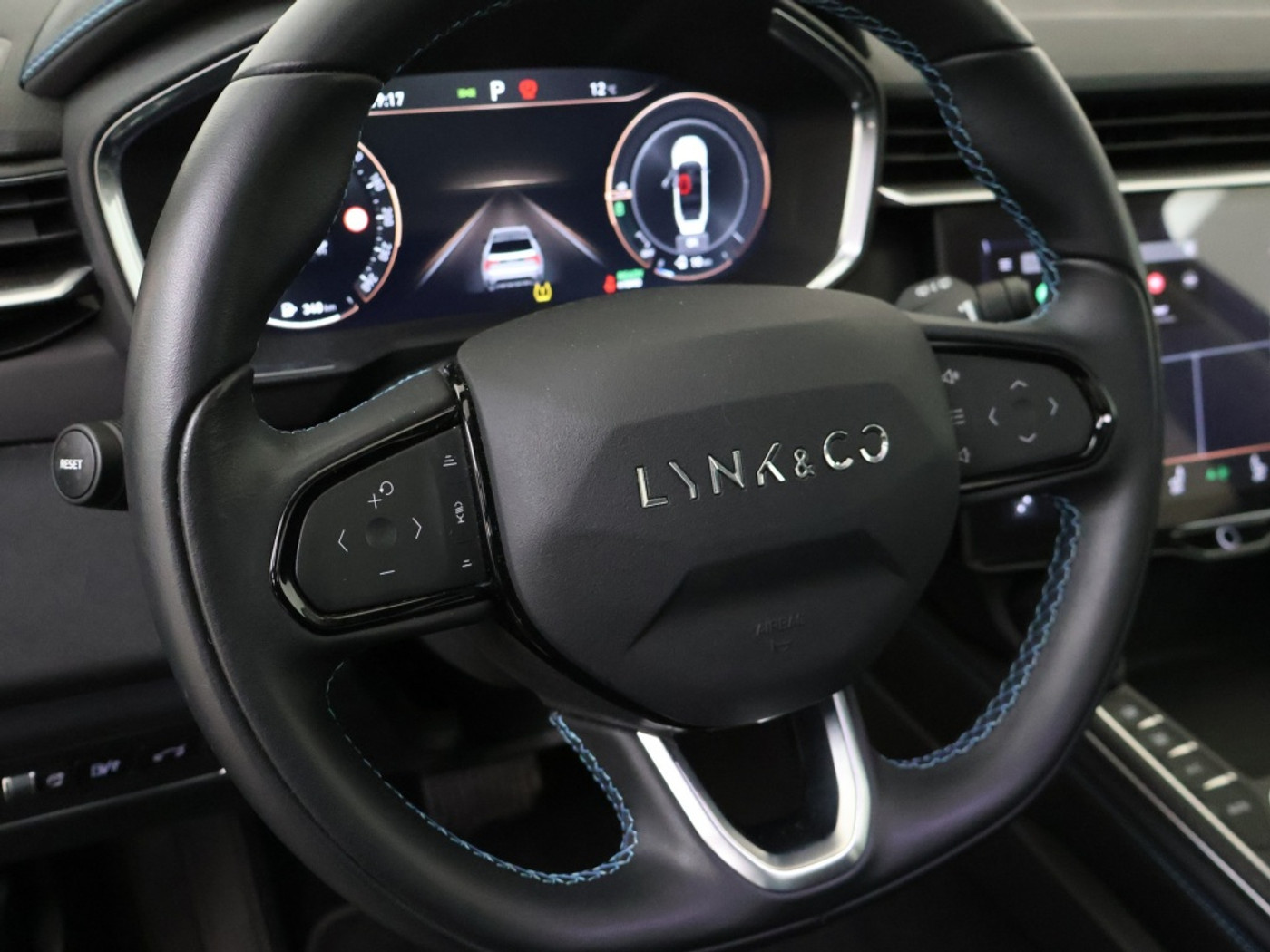 Foto van LYNK & Co 01