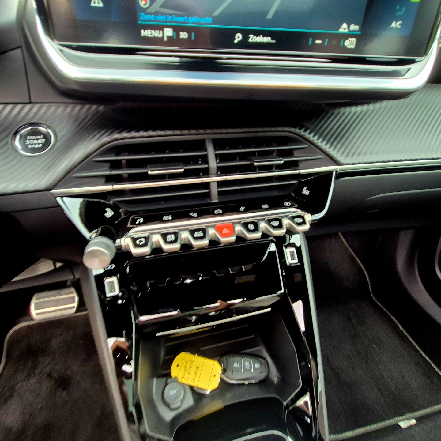 Foto van Peugeot E-2008