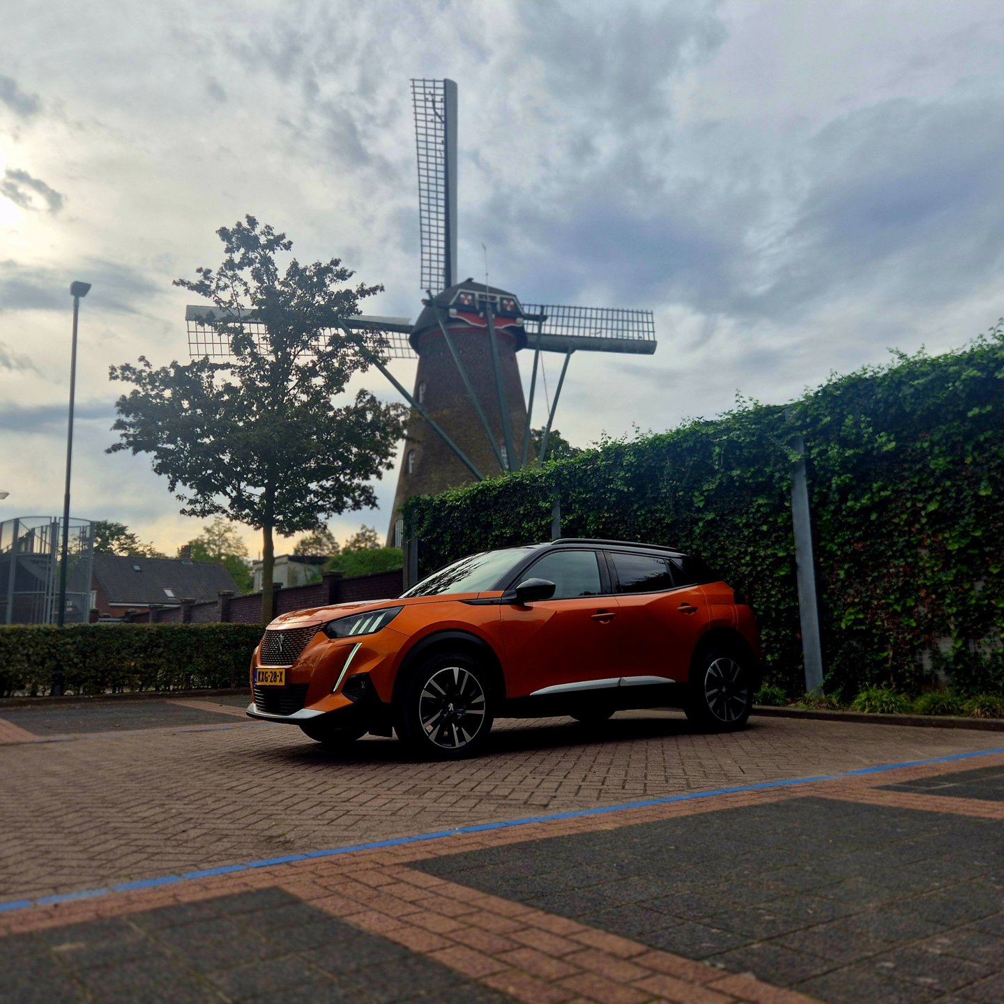 Foto van Peugeot E-2008