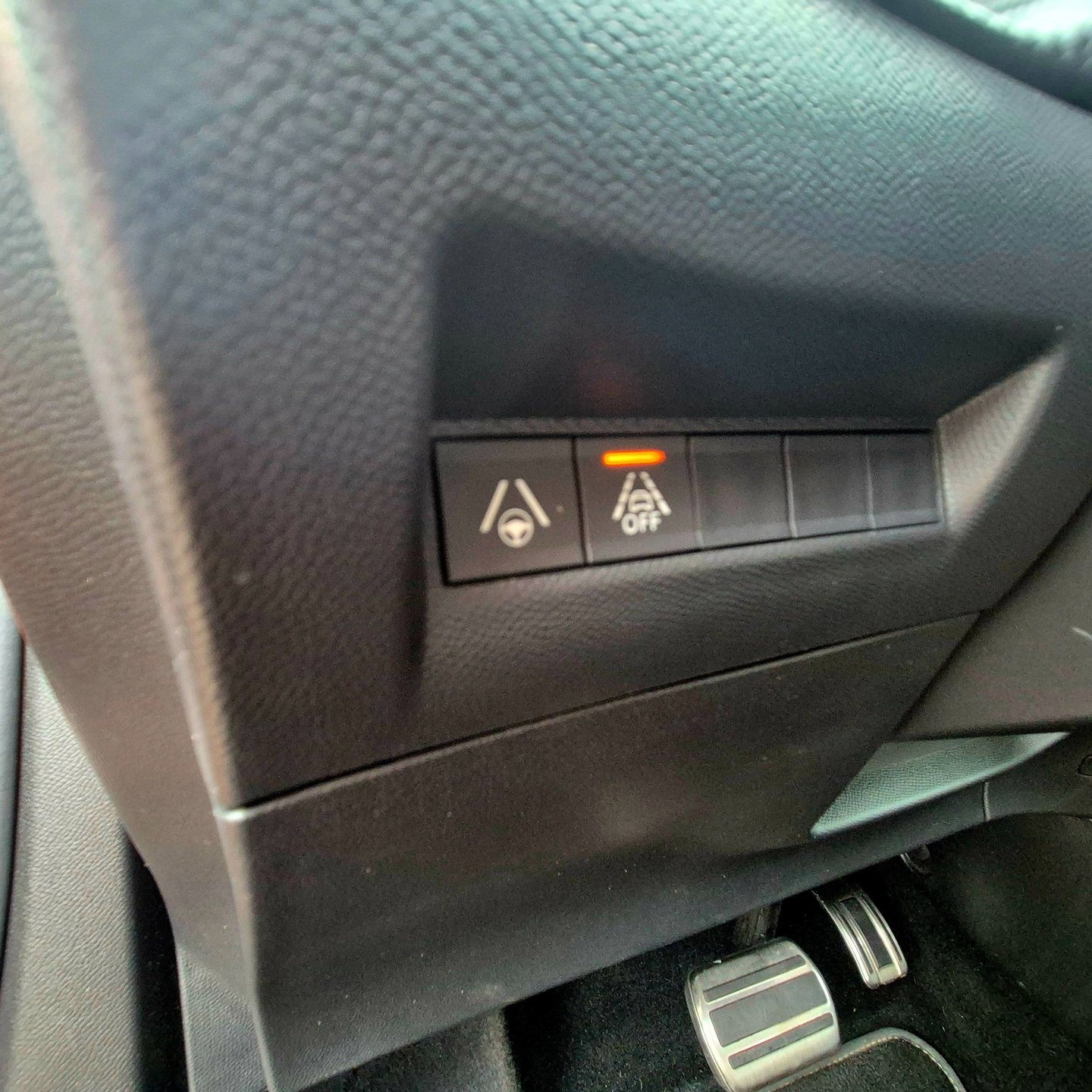 Foto van Peugeot E-2008