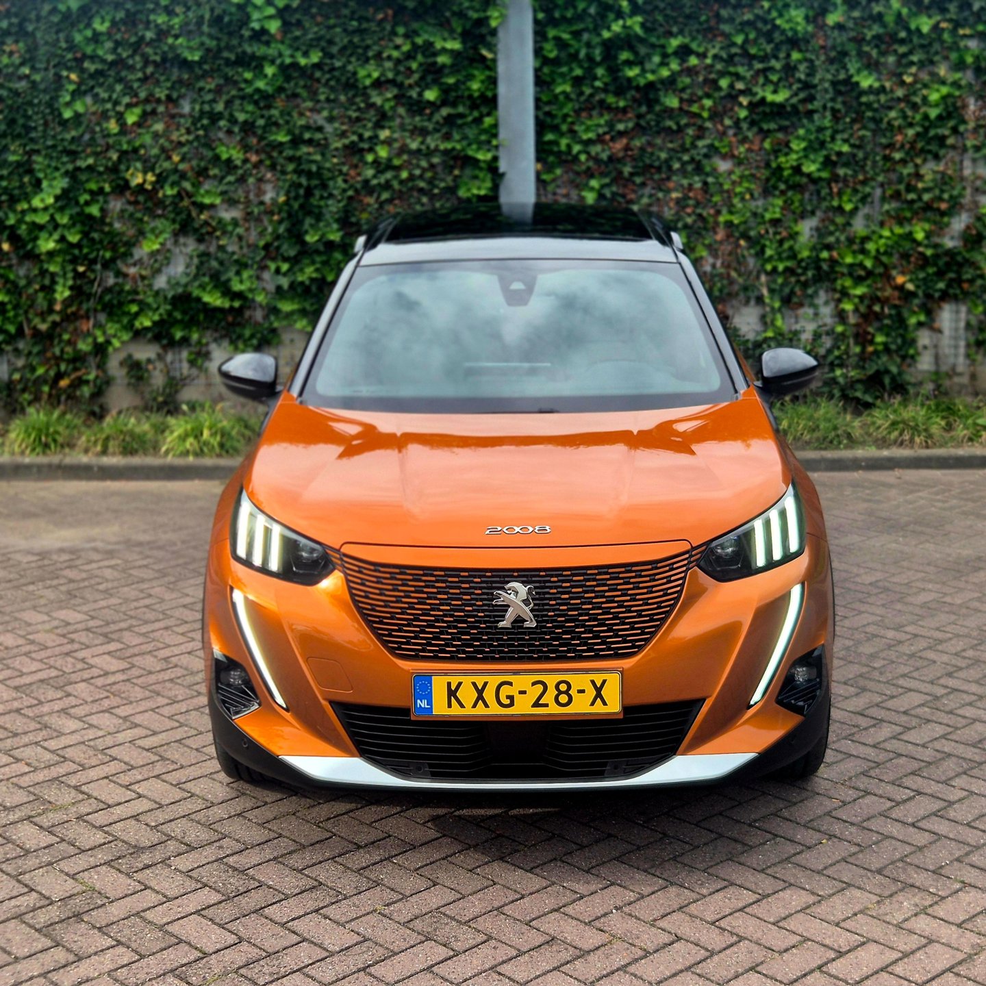 Foto van Peugeot E-2008