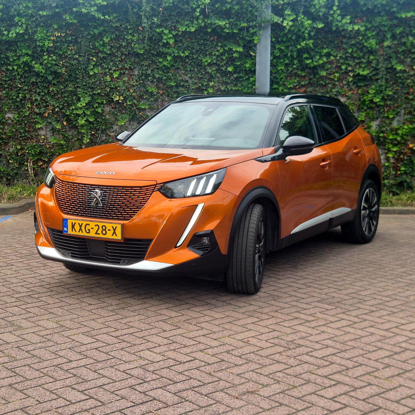 Foto van Peugeot E-2008