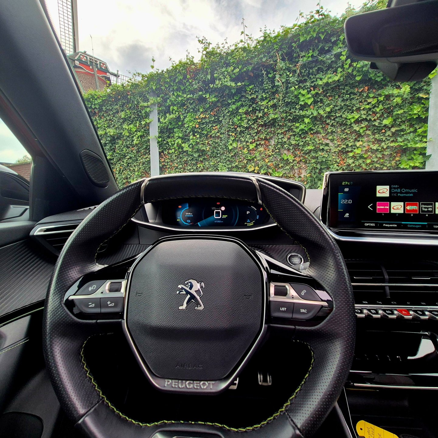 Foto van Peugeot E-2008
