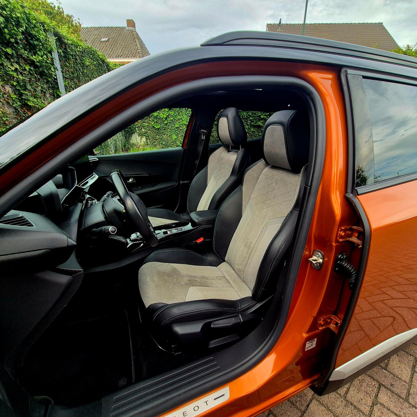 Foto van Peugeot E-2008