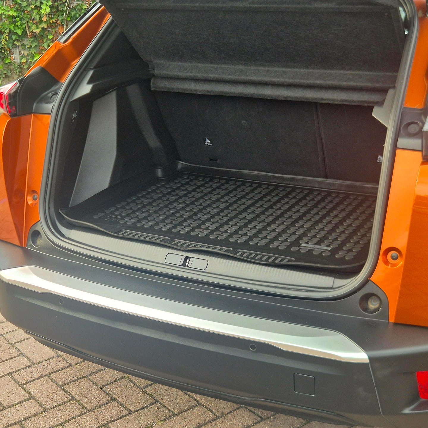 Foto van Peugeot E-2008