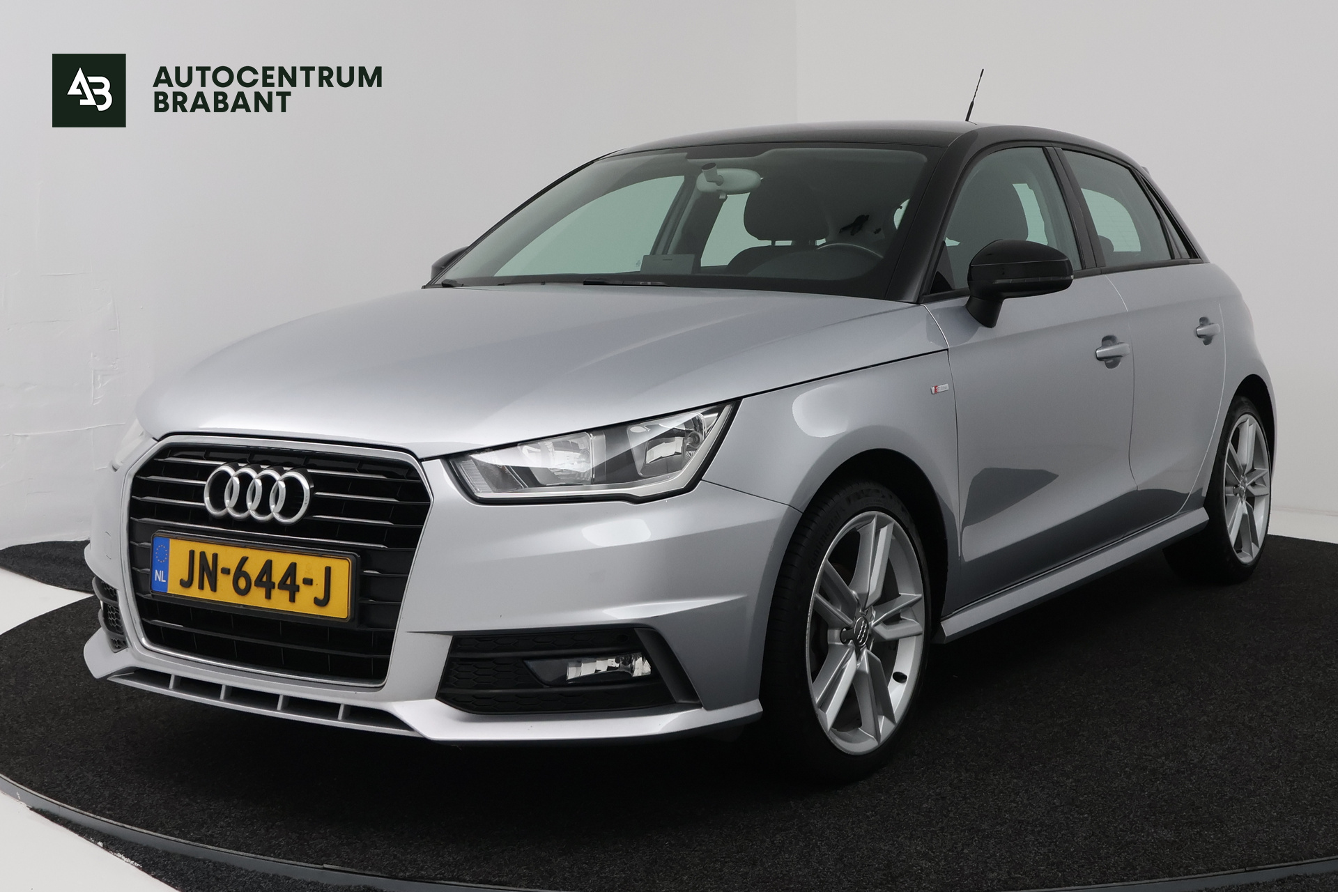 Audi A1 Sportback 1.0 TFSI Adrenalin (CRUISE CONTROL, NAVIGATIE, AIRCO) 2016 - voorkant