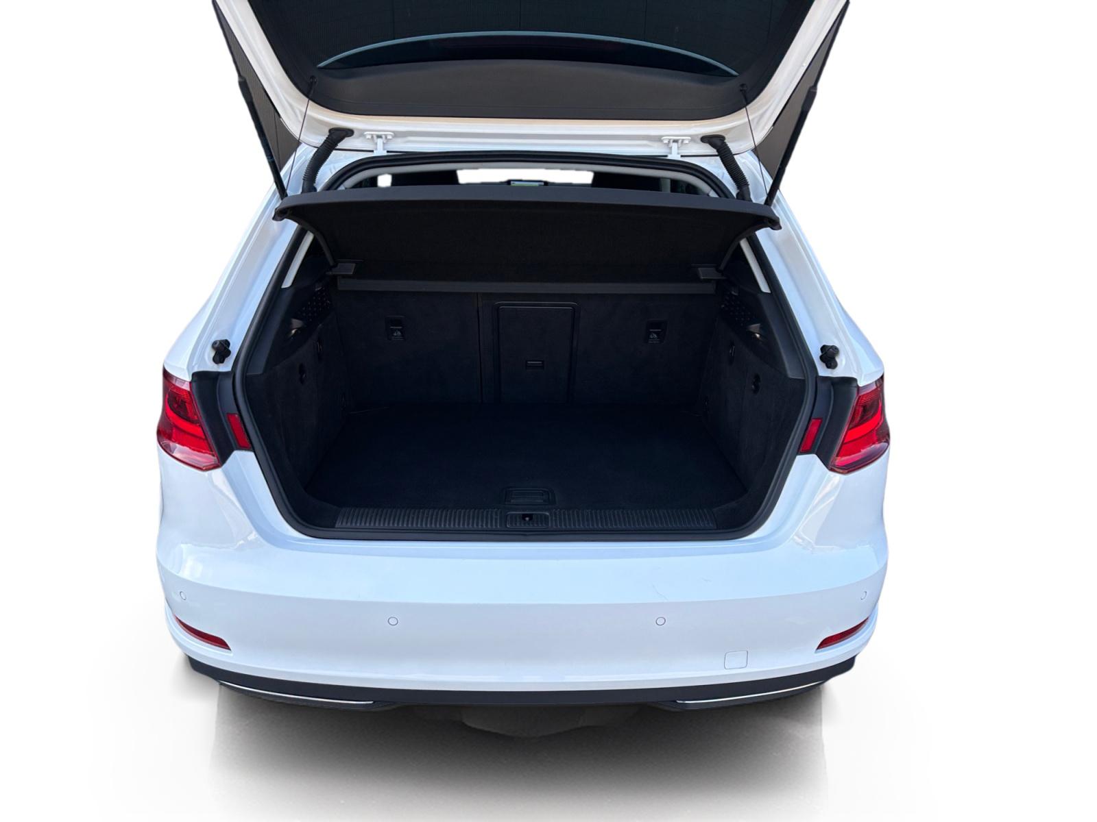 Foto van Audi A3 Sportback E-tron