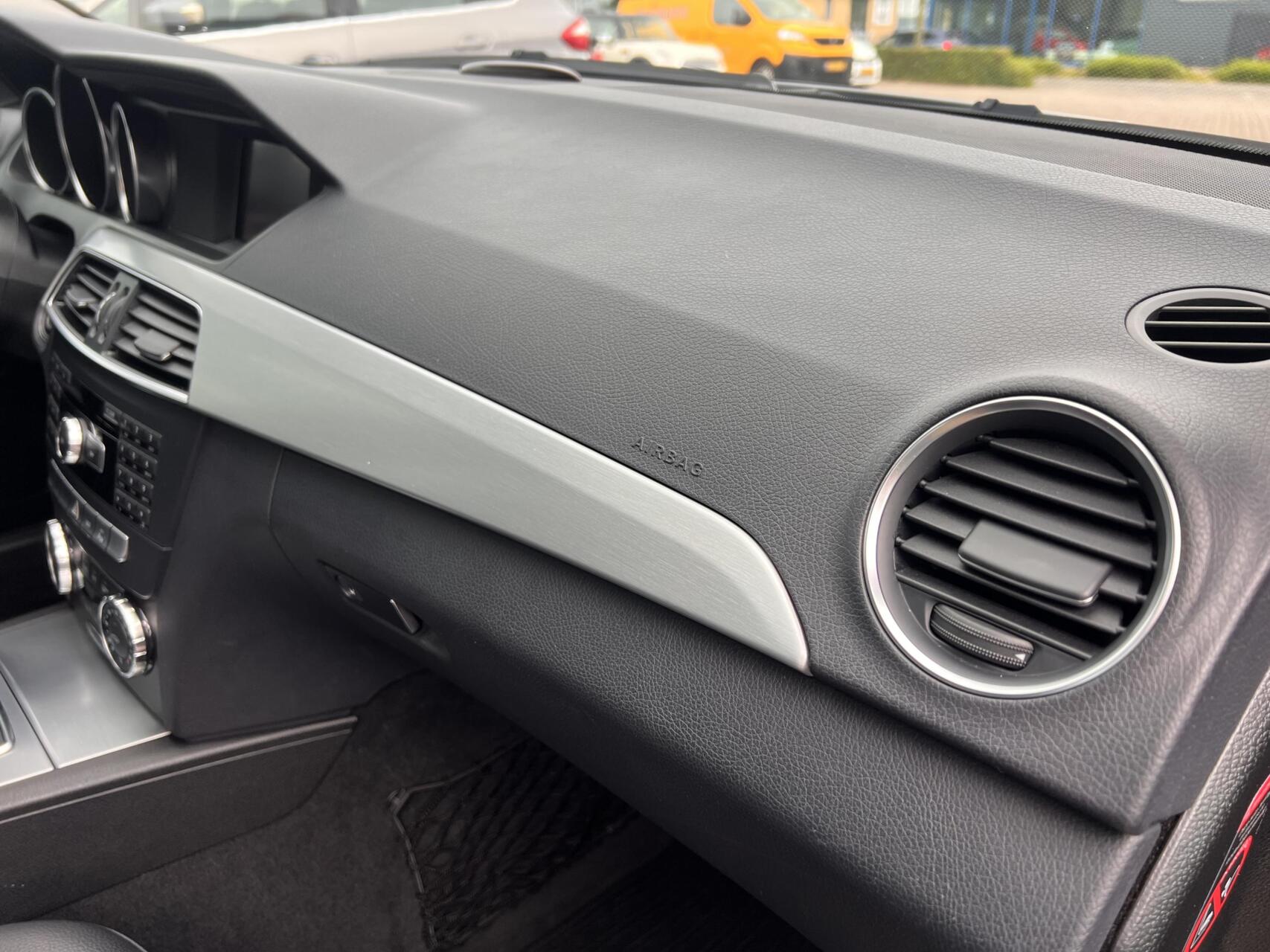 Foto van Mercedes-Benz C 180