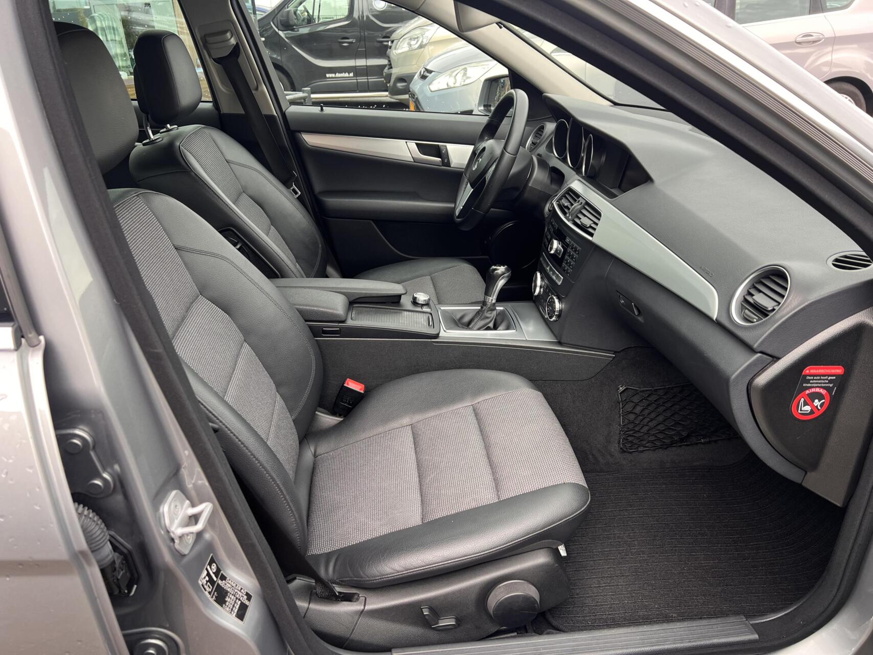Foto van Mercedes-Benz C 180