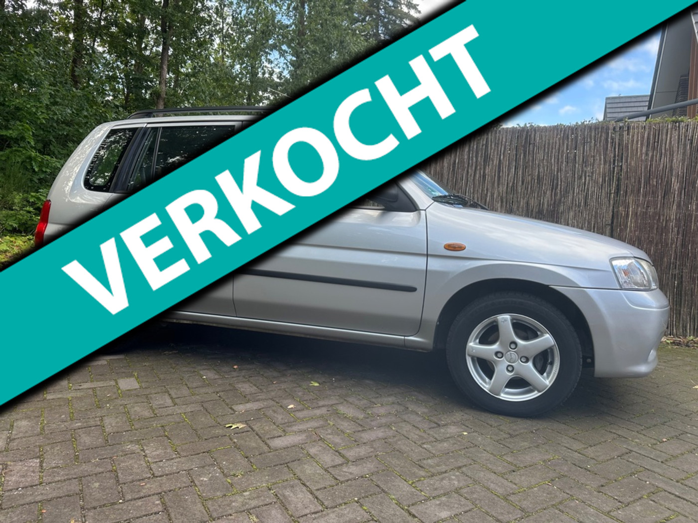 Mazda Mazda Demio 1.5 Exclusive Airco/Cruise/Elekramen/Trekh/Nap 2002 - voorkant