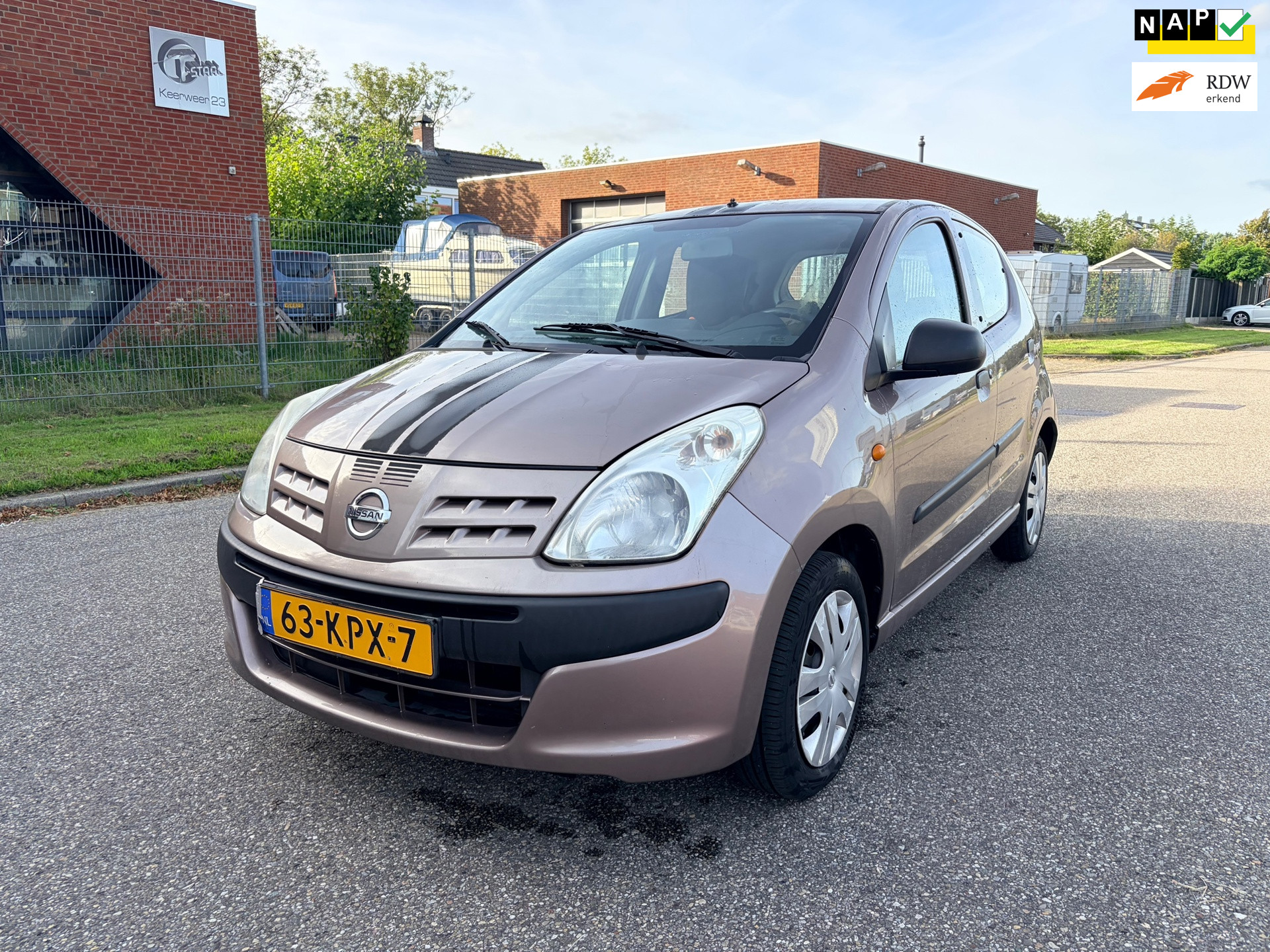 Nissan Nissan Pixo 1.0 Visia 1E Eigenaar 2010 - voorkant