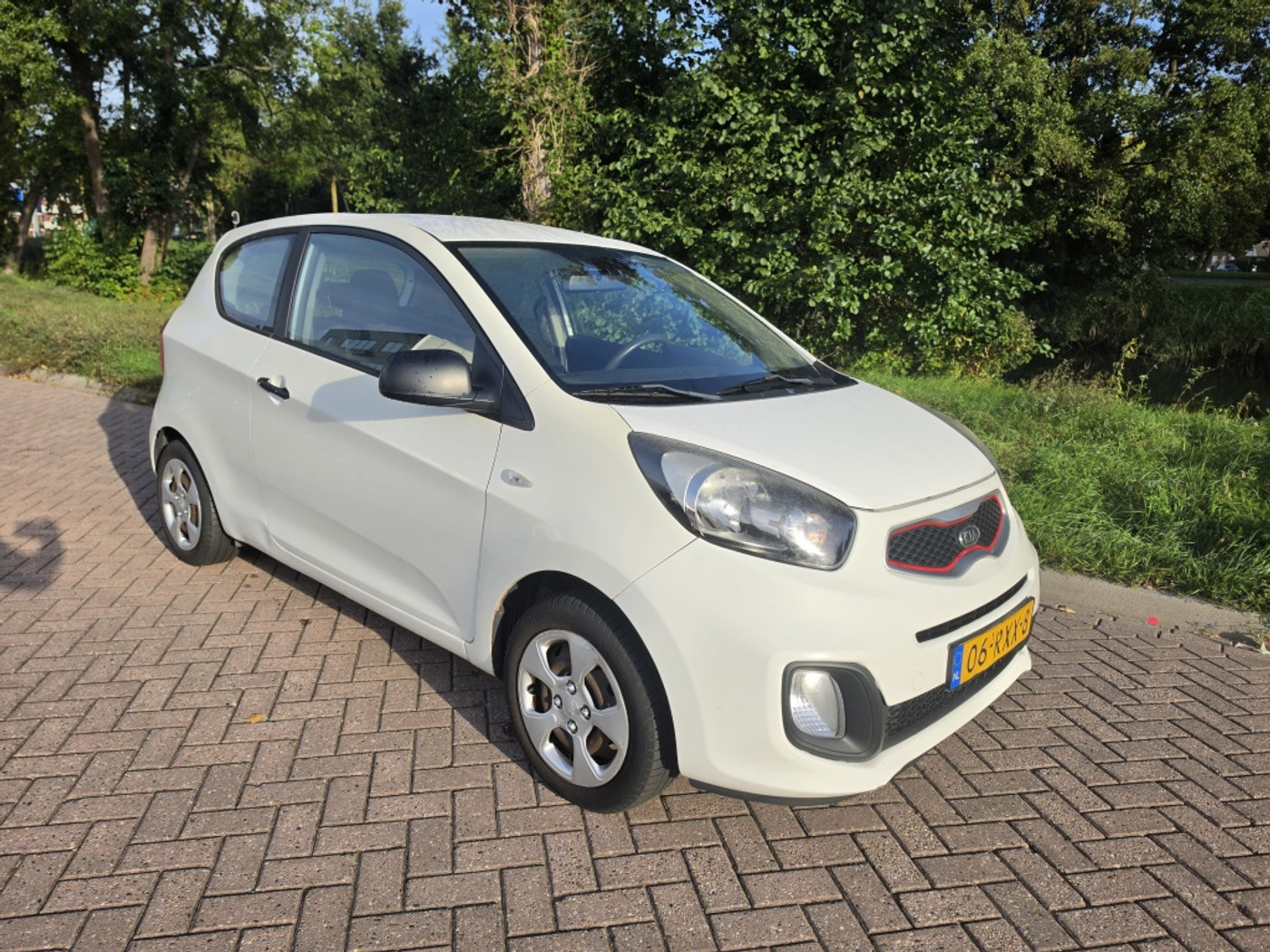 Kia Picanto 1.0 CVVT 2011 - voorkant
