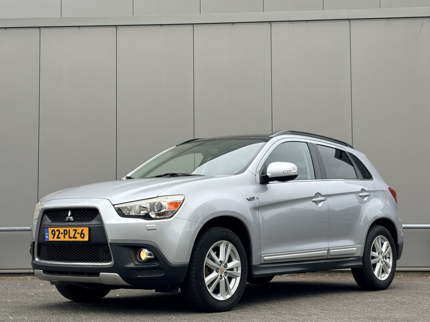 Mitsubishi Mitsubishi Asx 1.6 Intense ClearTec - navi - pano - nap! - airco 2011 - voorkant