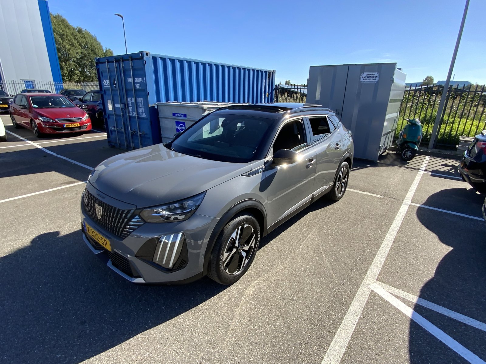 Peugeot E-2008 EV GT 54 kWh 2024 - voorkant