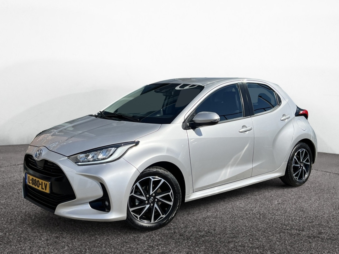 Toyota Toyota Yaris 1.5 VVT-i Dynamic 2021 - voorkant