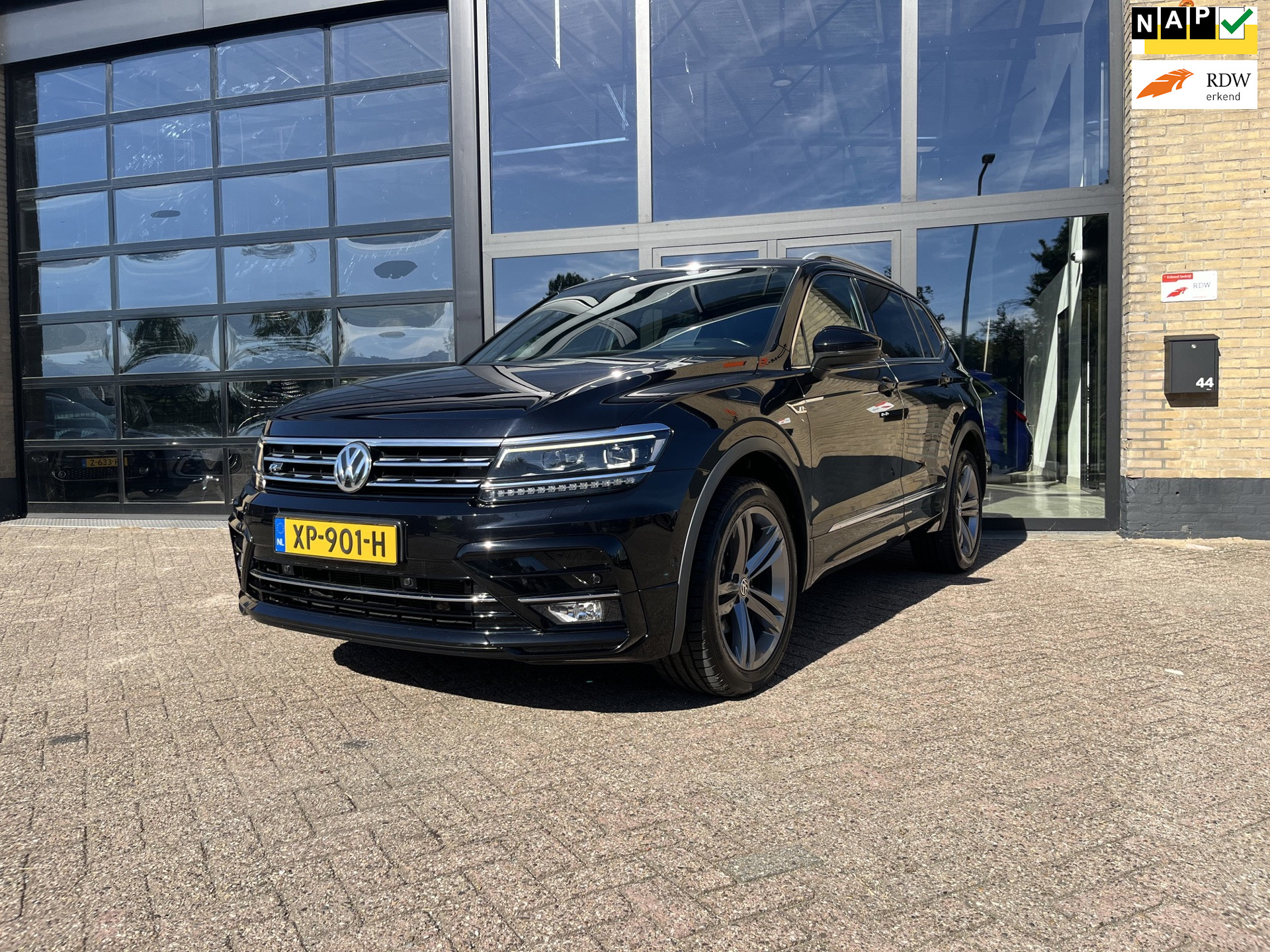 Volkswagen Tiguan 1.5 TSI Highline, R-Line , Panodak, 1 eigenaar 2019 - voorkant