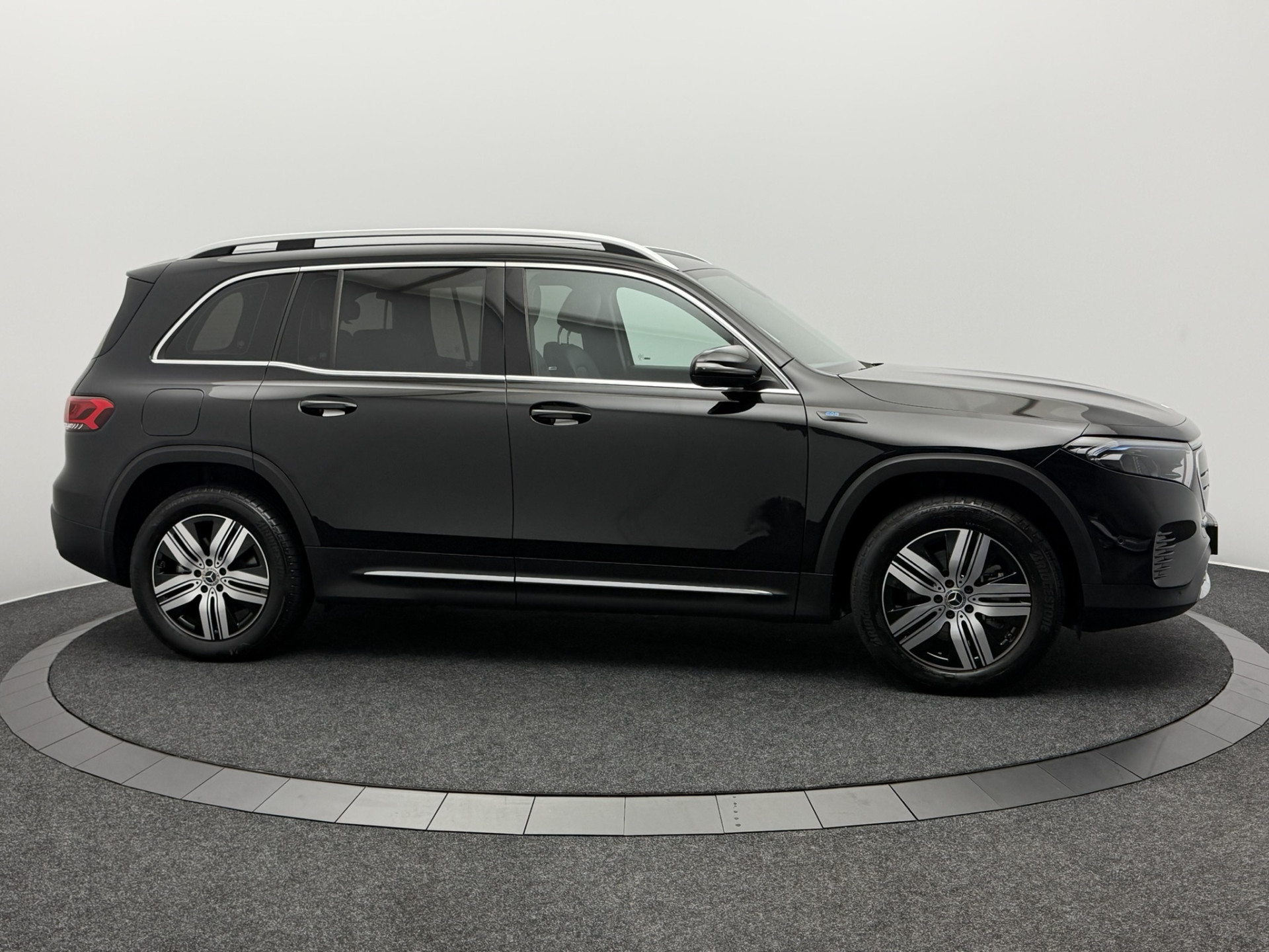 Foto van Mercedes-Benz Eqb 300 4Matic