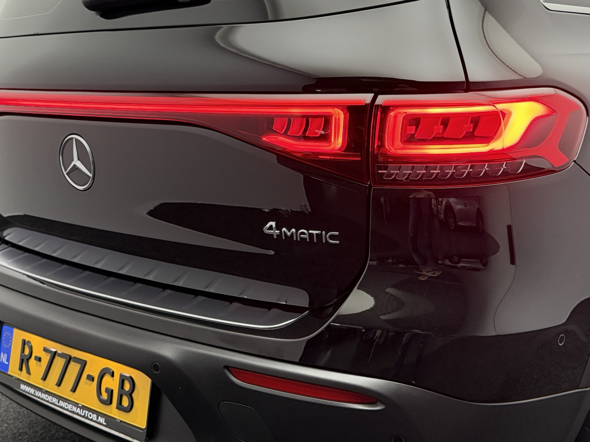Foto van Mercedes-Benz Eqb 300 4Matic