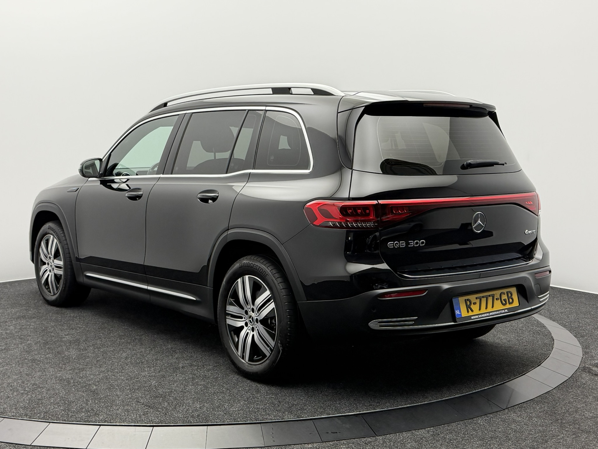 Foto van Mercedes-Benz Eqb 300 4Matic