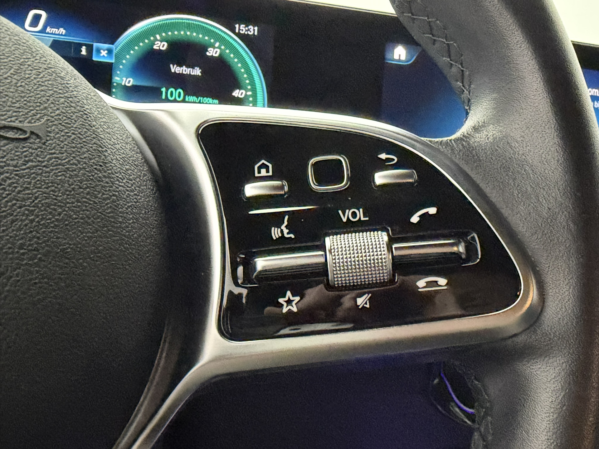 Foto van Mercedes-Benz Eqb 300 4Matic